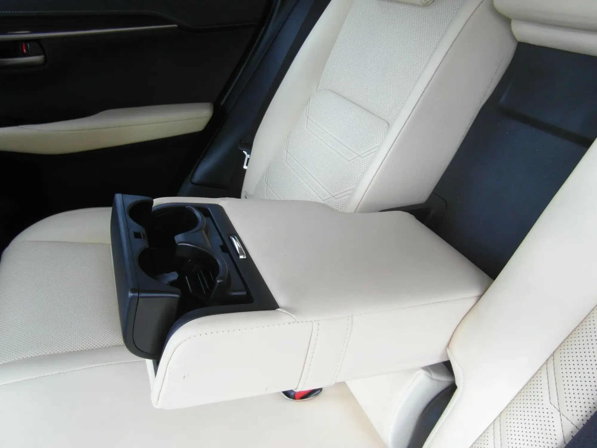 Lexus NX Self-Charging Hybrid Image 34