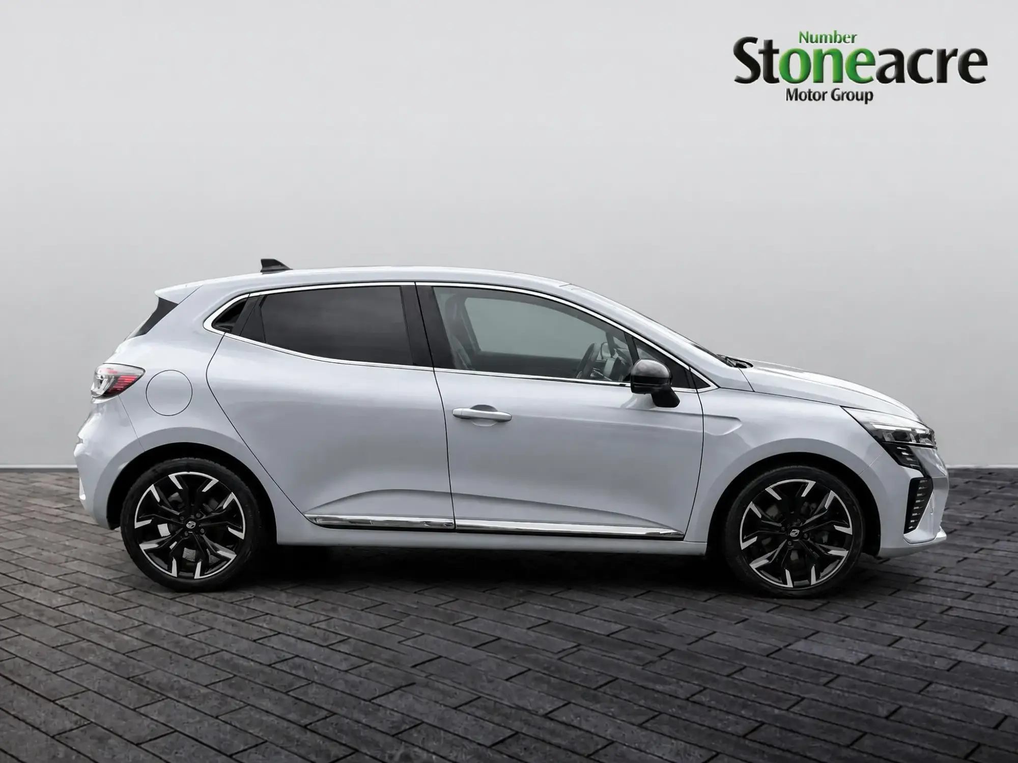 Renault Clio E-Tech Image 7 Renault Clio E-Tech Image 7