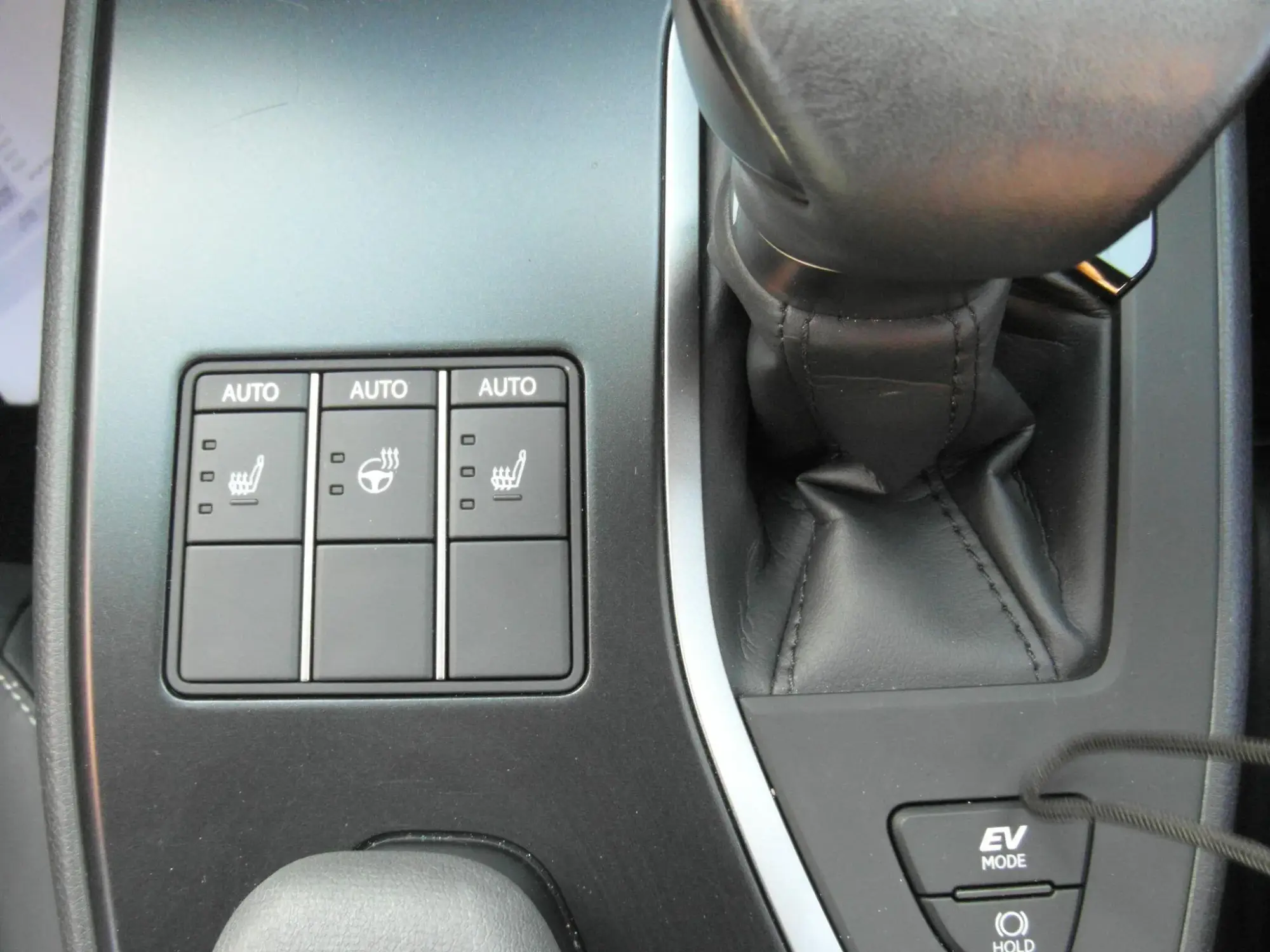 Lexus UX Self-Charging Hybrid Image 12 Lexus UX Self-Charging Hybrid Image 12