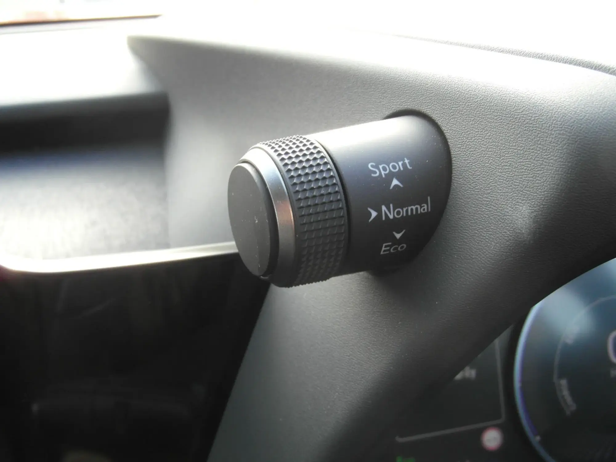 Lexus UX Self-Charging Hybrid Image 20 Lexus UX Self-Charging Hybrid Image 20