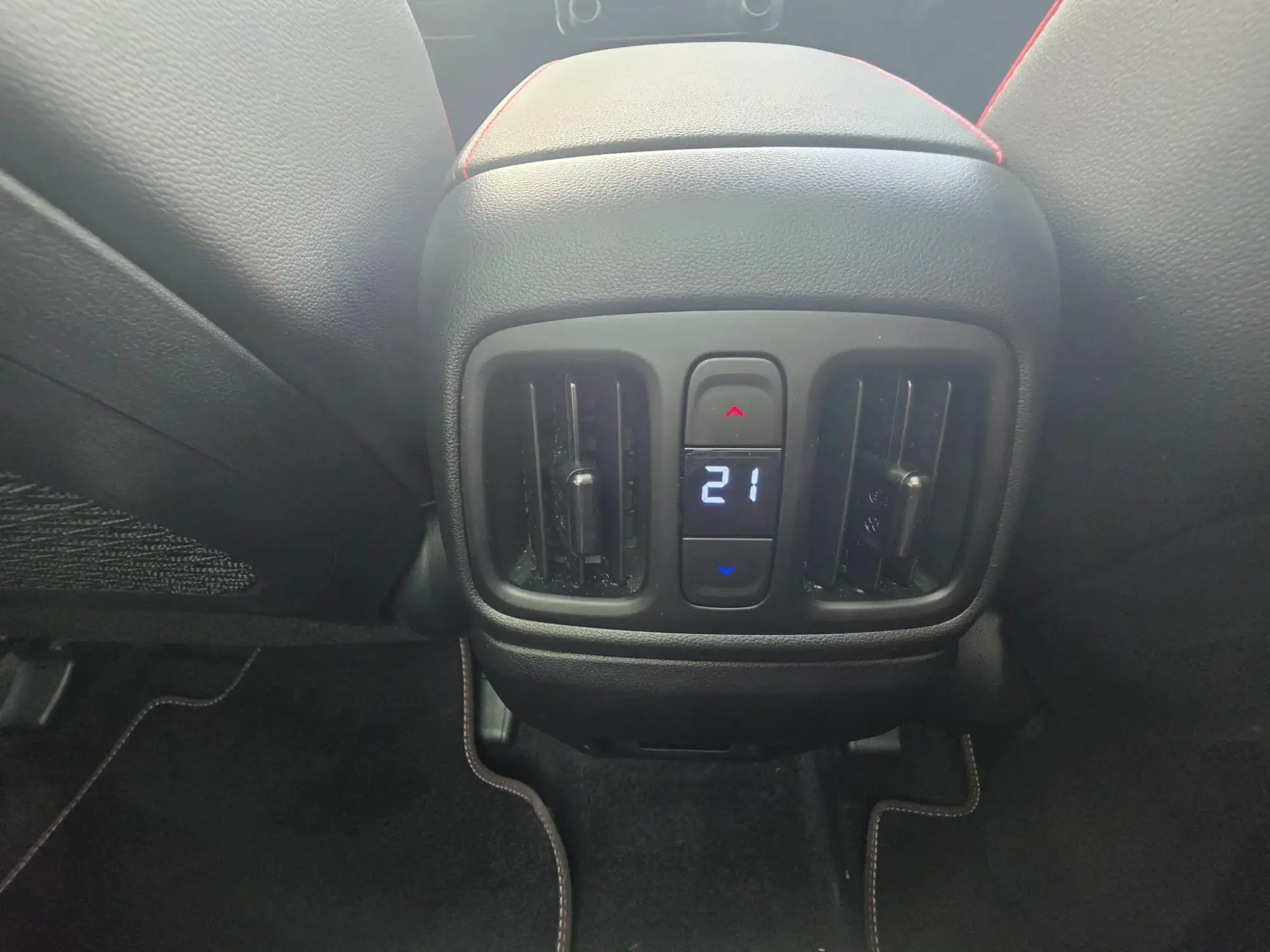 Hyundai TUCSON Image 12 Hyundai TUCSON Image 12