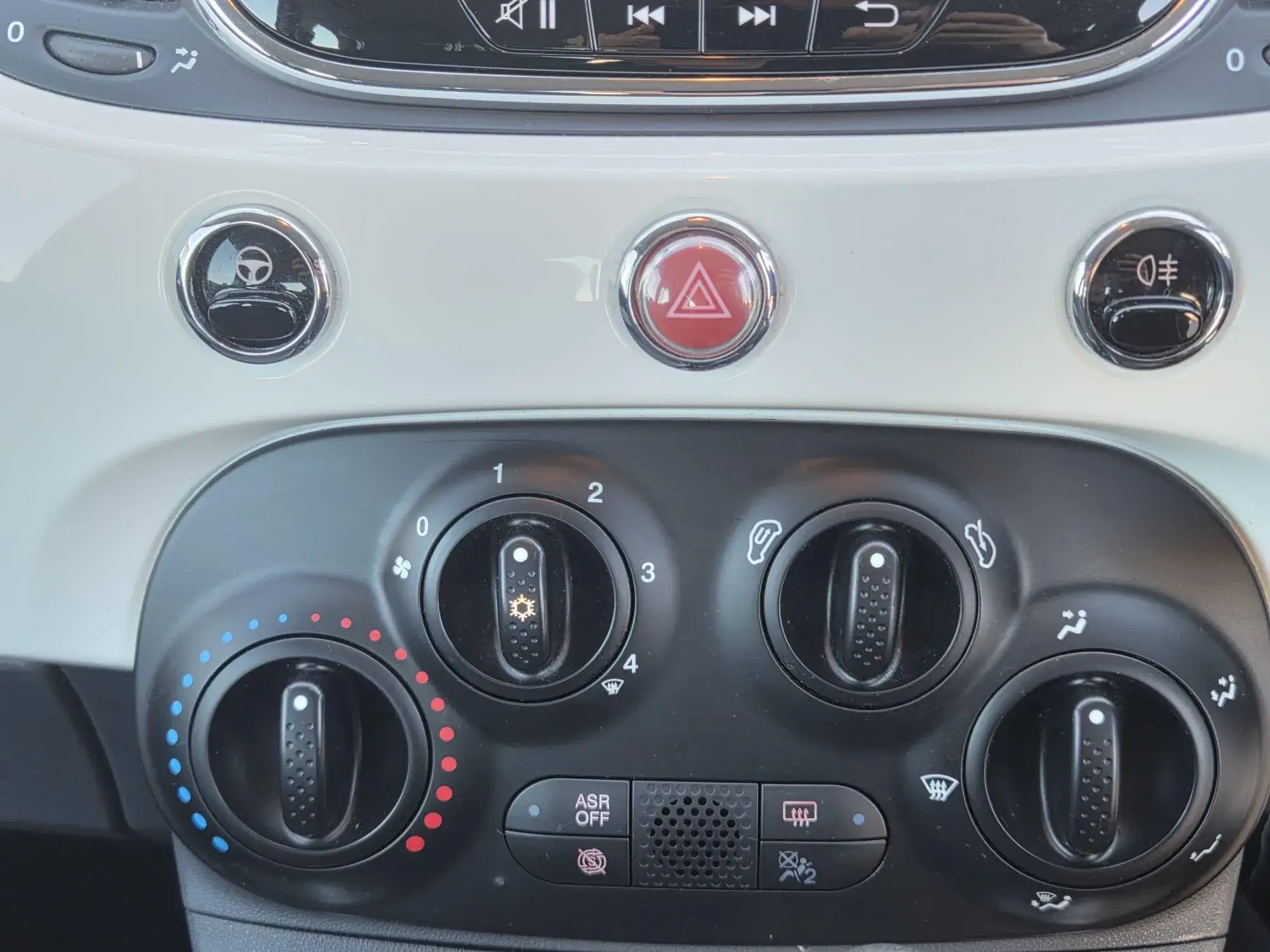Fiat 500c Image 10