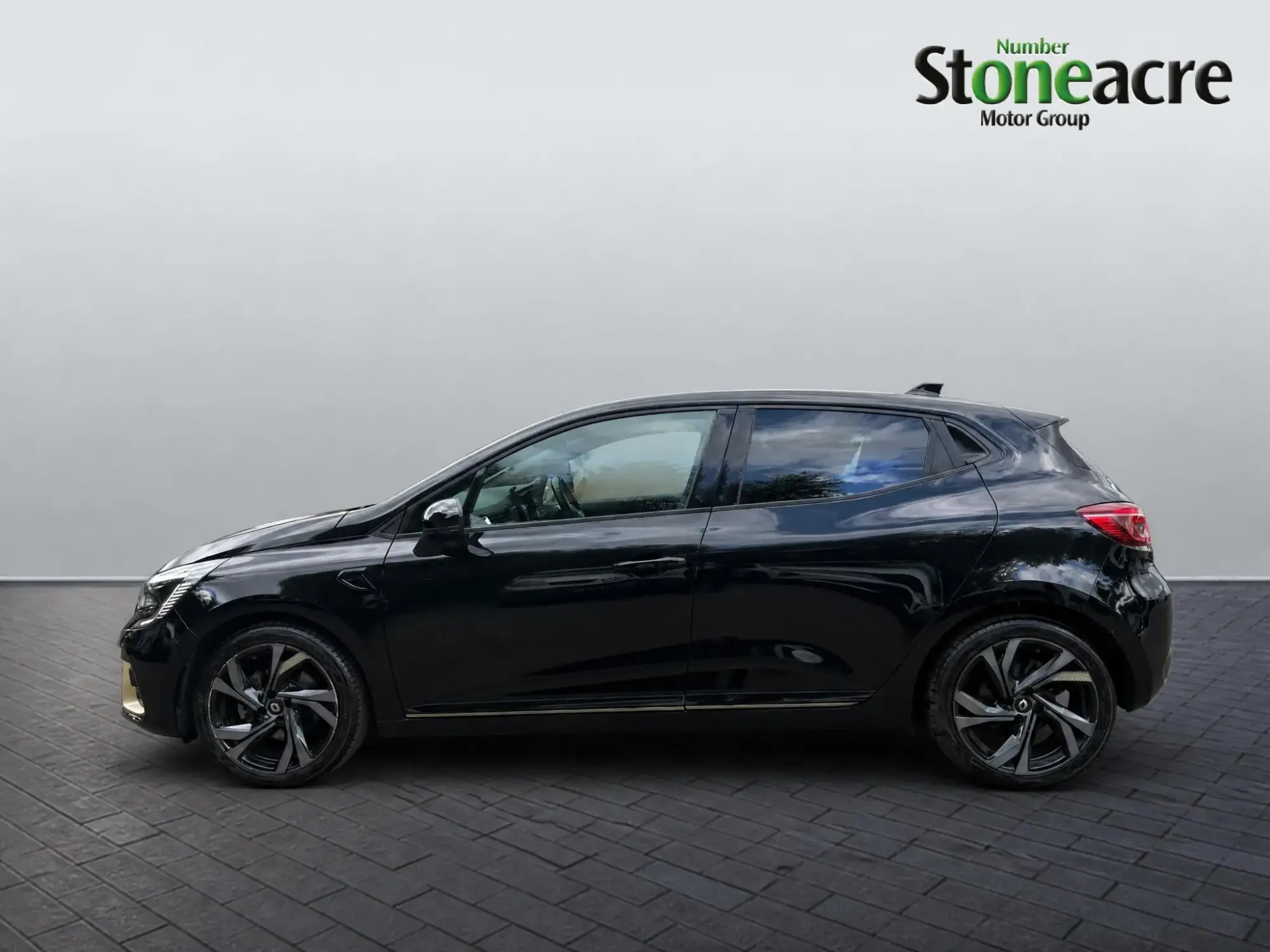 Renault Clio E-Tech Image 6 Renault Clio E-Tech Image 6