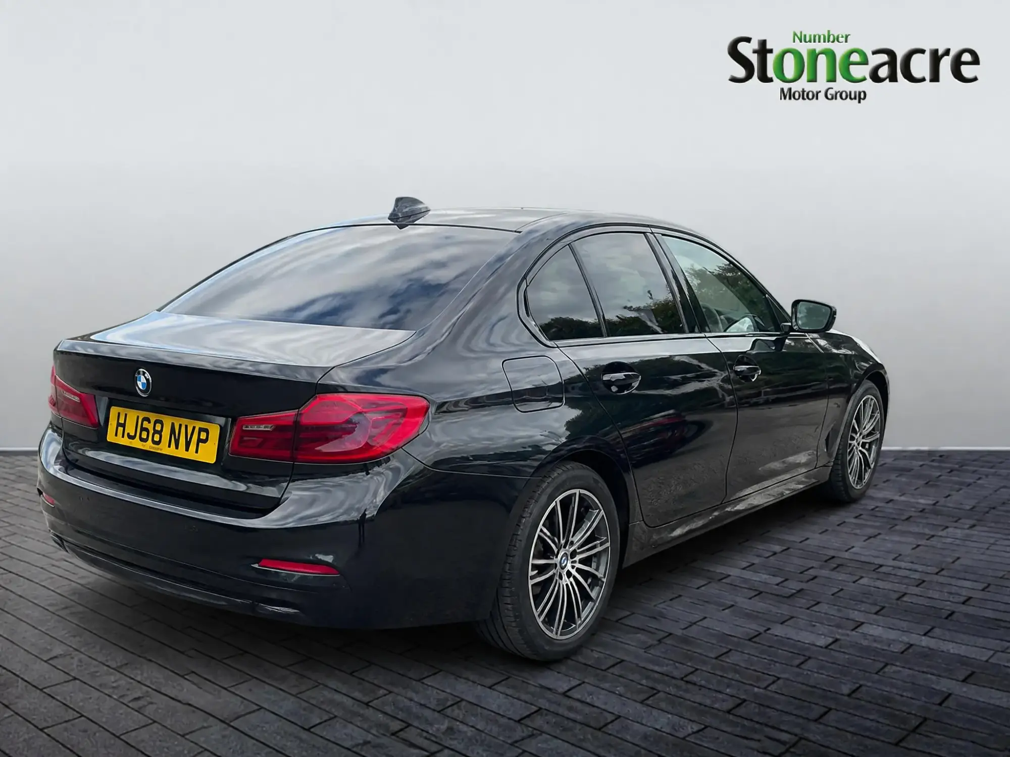BMW 3 Series 2.0 320i Sport Auto Euro 6 (s/s) 4dr YH20PFF Image 3 BMW 3 Series 2.0 320i Sport Auto Euro 6 (s/s) 4dr YH20PFF Image 3