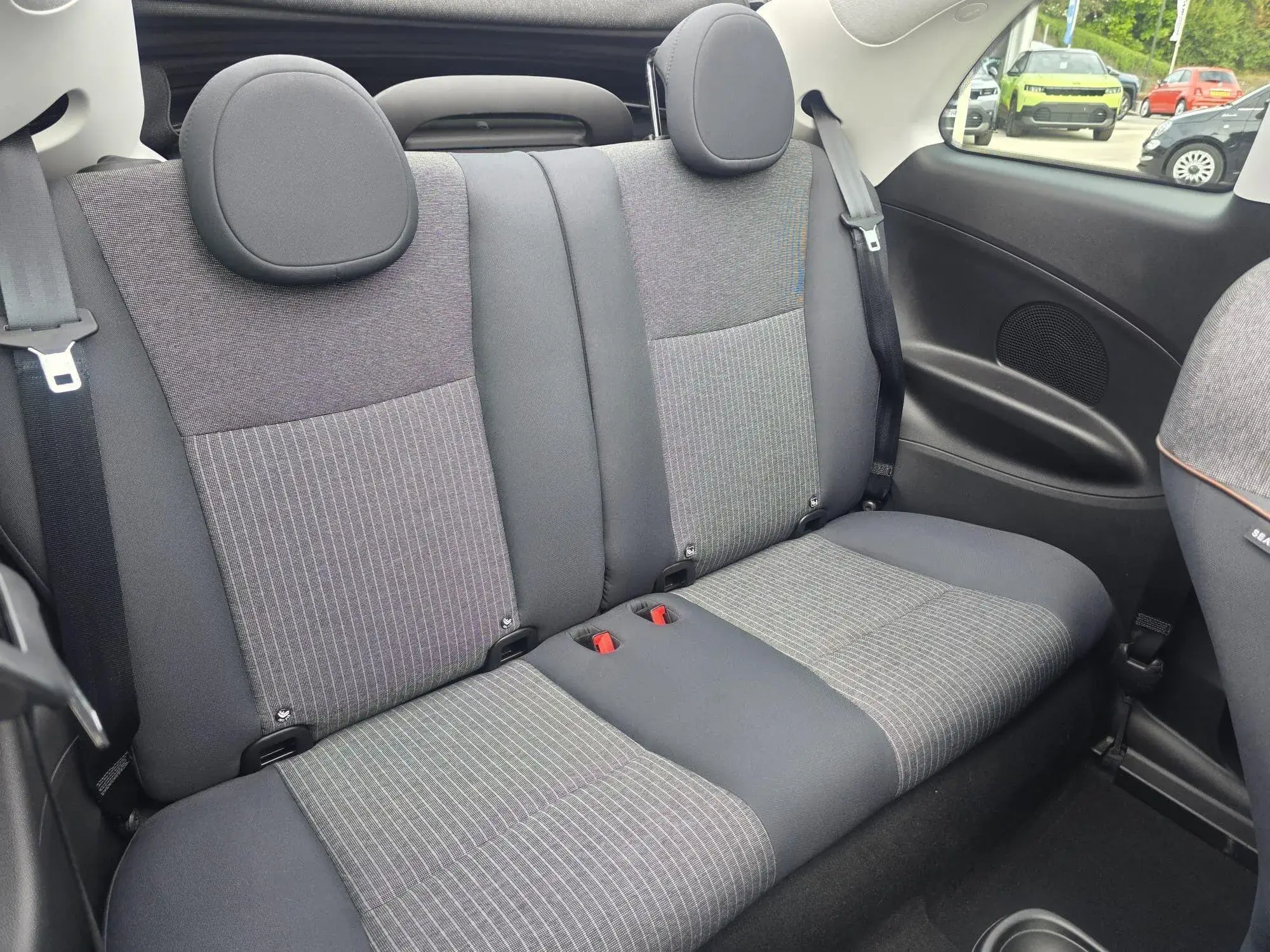 Fiat 500e C Image 24