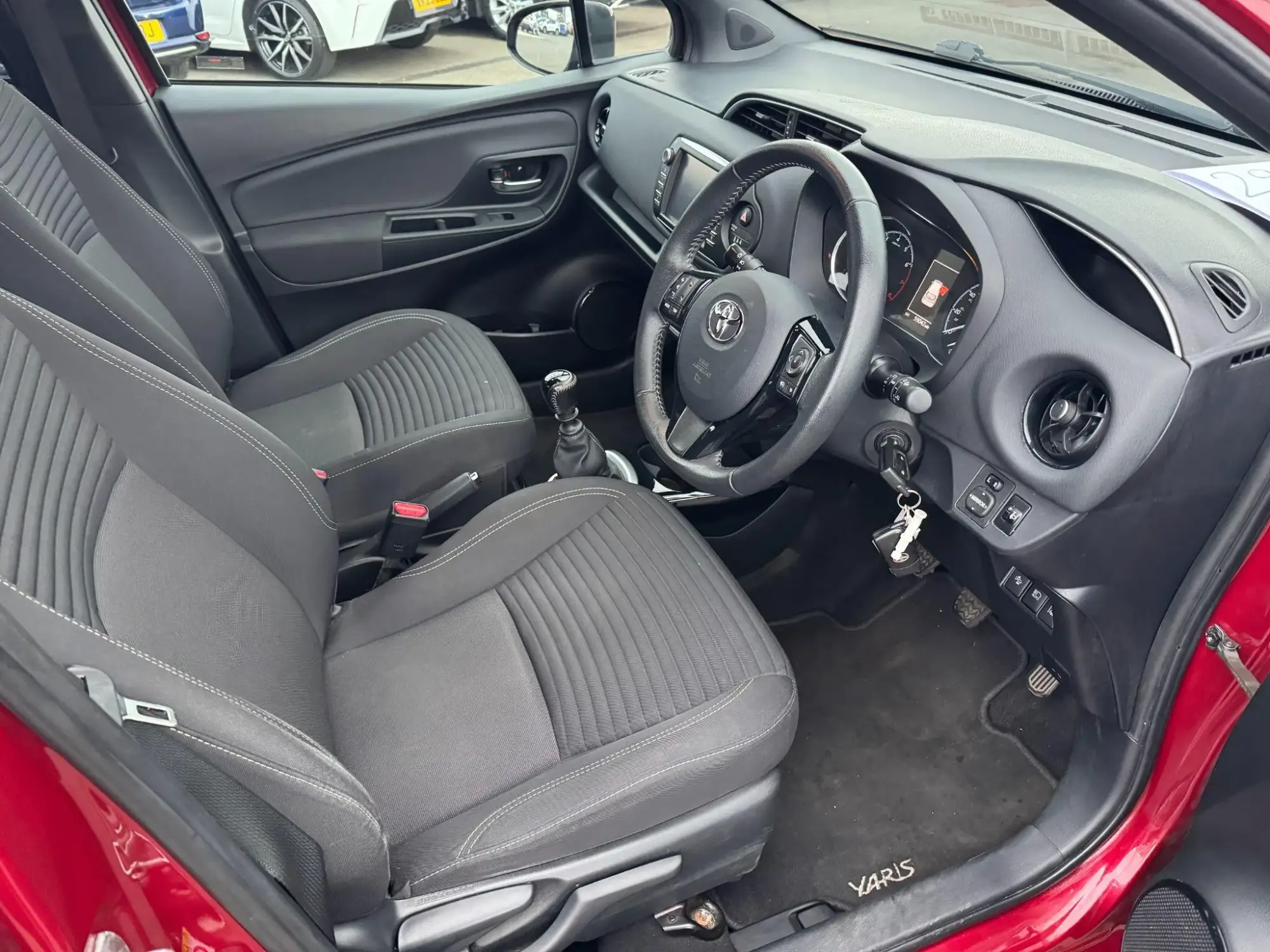 Toyota Yaris Image 11