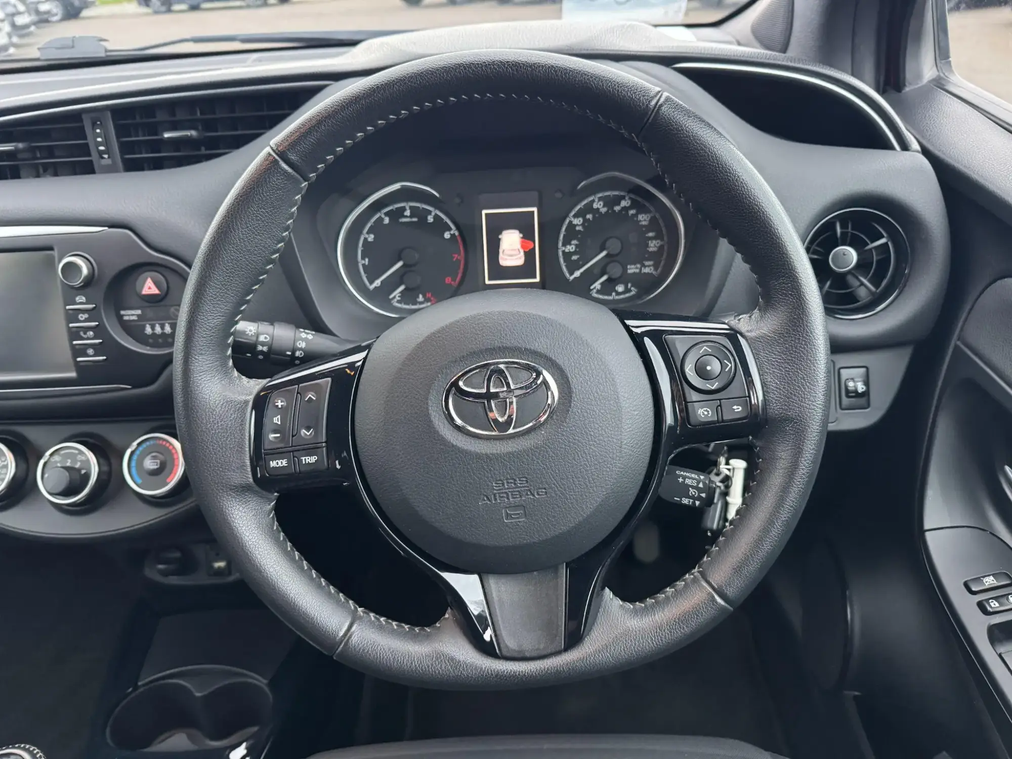 Toyota Yaris Image 16