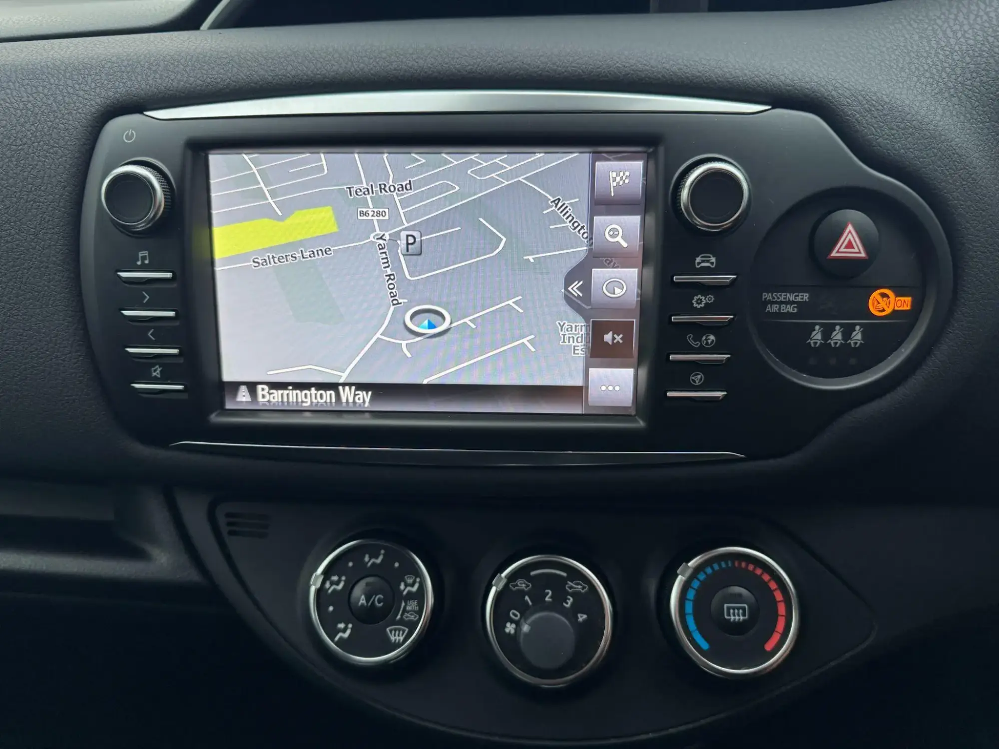 Toyota Yaris Image 18