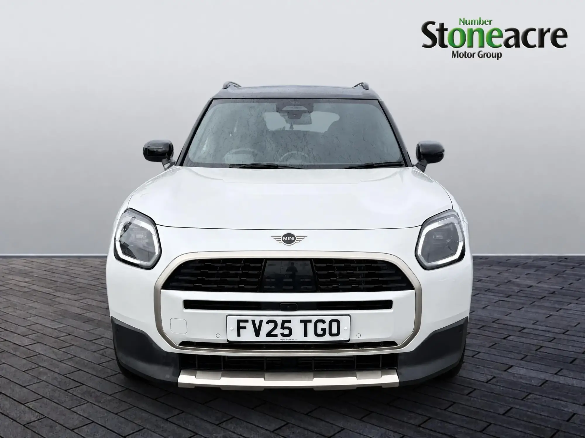 MINI Countryman 1.5C MHEV Exclusive Auto Euro 6 (s/s) 5dr FV25TGO Image 2 MINI Countryman 1.5C MHEV Exclusive Auto Euro 6 (s/s) 5dr FV25TGO Image 2
