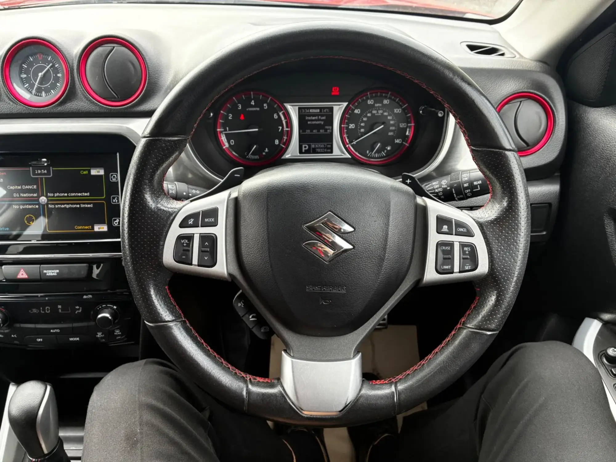 Suzuki Vitara Image 10