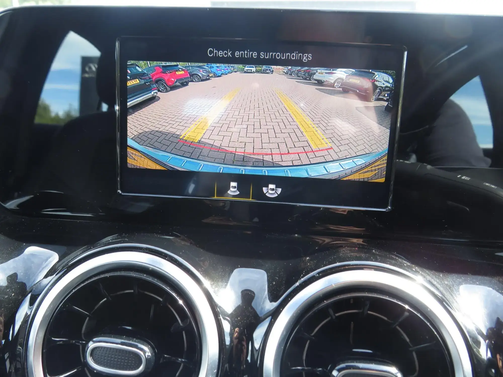 Mercedes-Benz GLA Image 17 Mercedes-Benz GLA Image 17