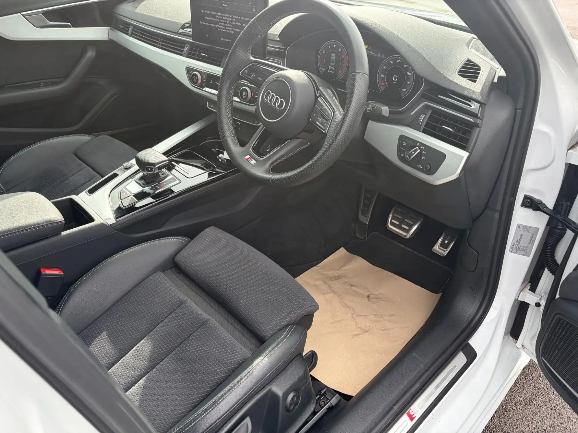 Audi A4 Saloon Image 10 Audi A4 Saloon Image 10