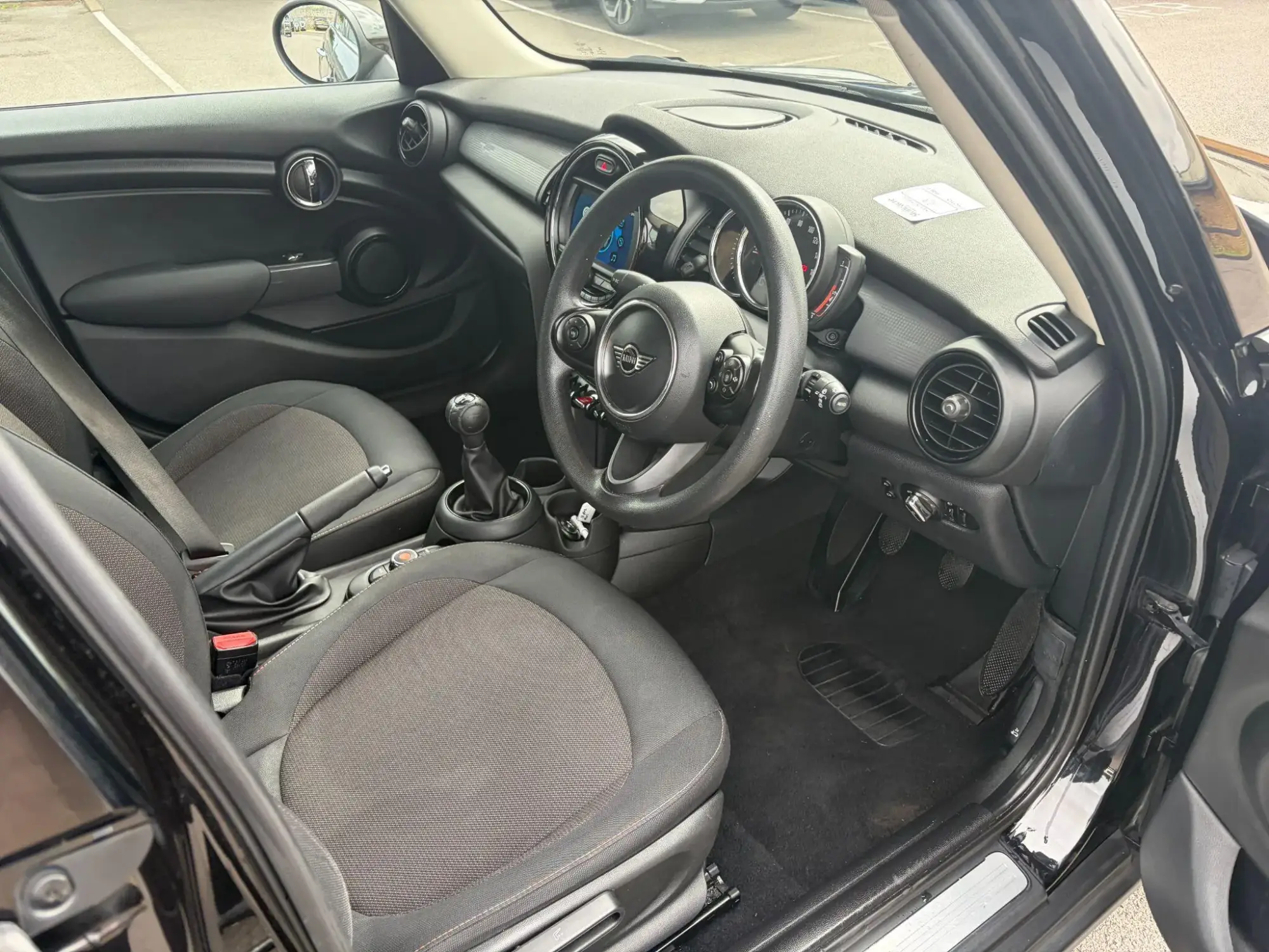 MINI Hatch Image 12