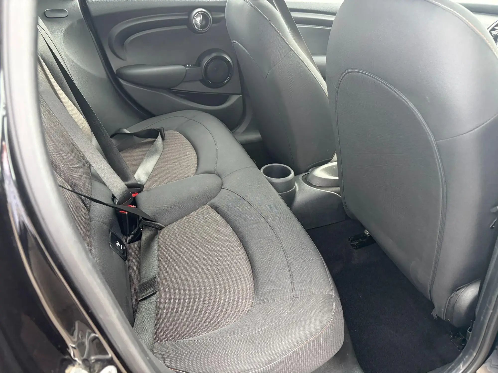 MINI Hatch Image 13
