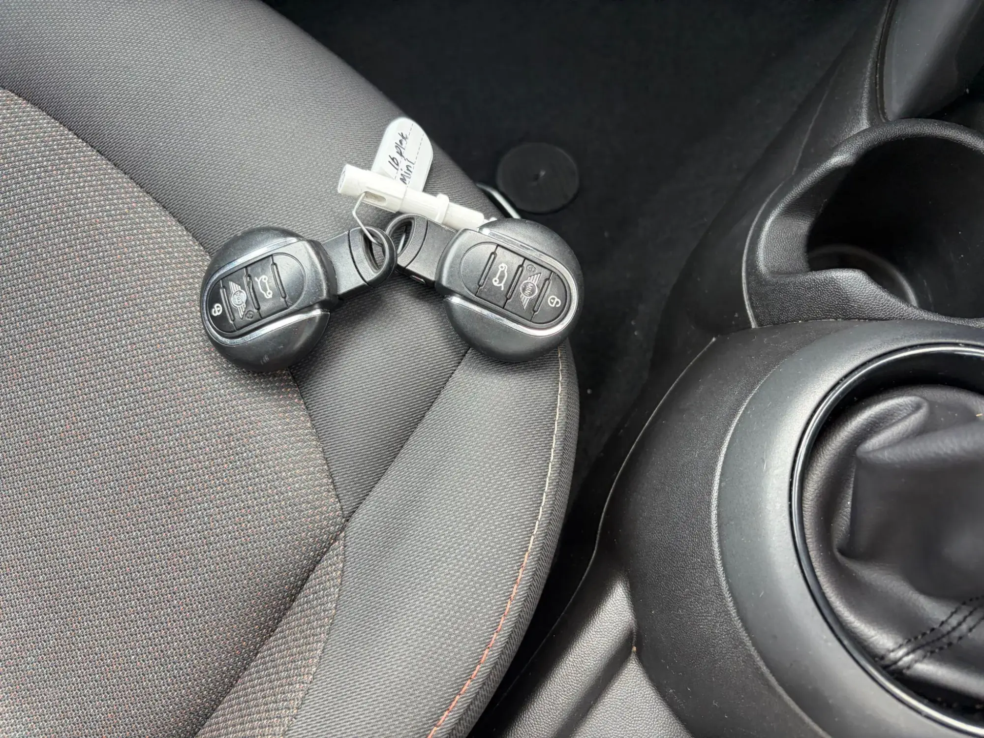 MINI Hatch Image 17