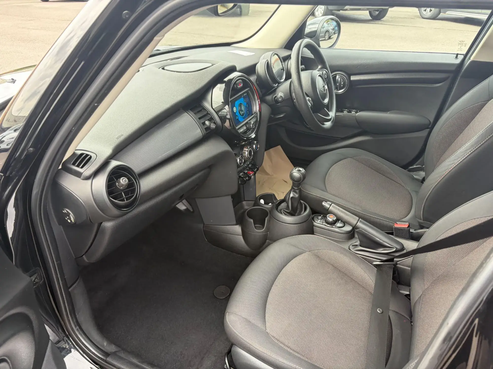 MINI Hatch Image 22