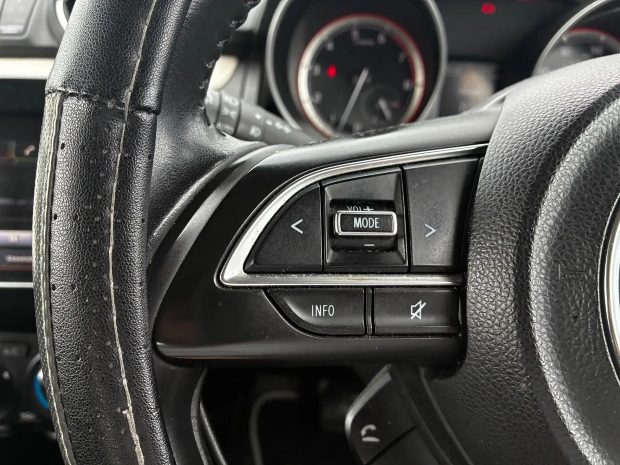Suzuki Swift Image 12 Suzuki Swift Image 12