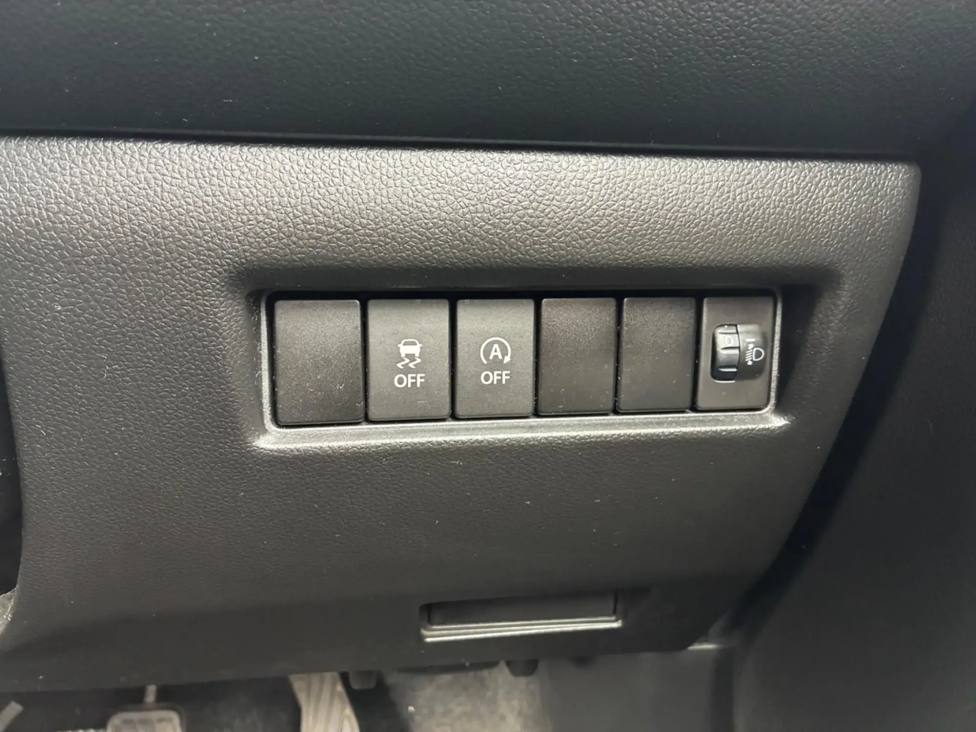 Suzuki Swift Image 16 Suzuki Swift Image 16