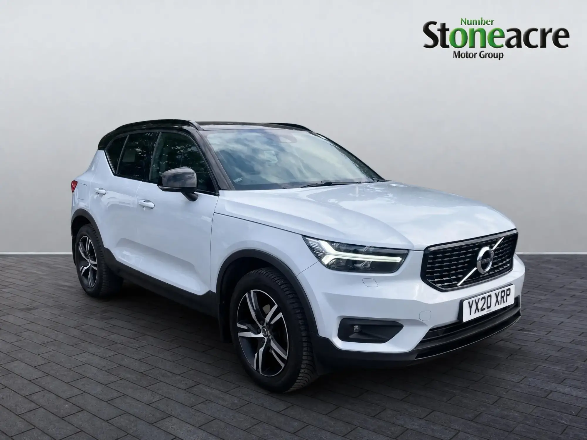 Volvo XC40 R-Design T3 (163 hp) Manual YX20XRP Image 1