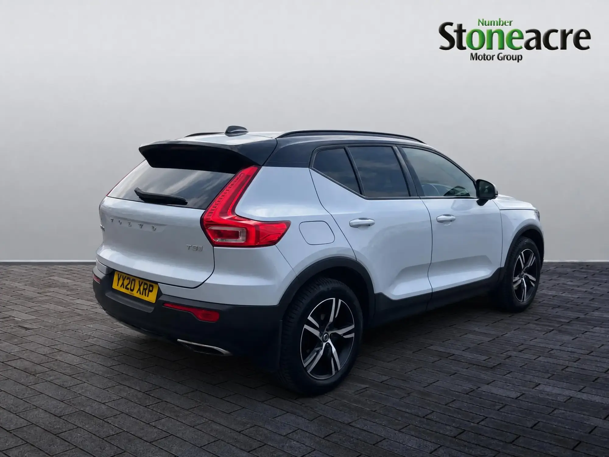 Volvo XC40 R-Design T3 (163 hp) Manual YX20XRP Image 3