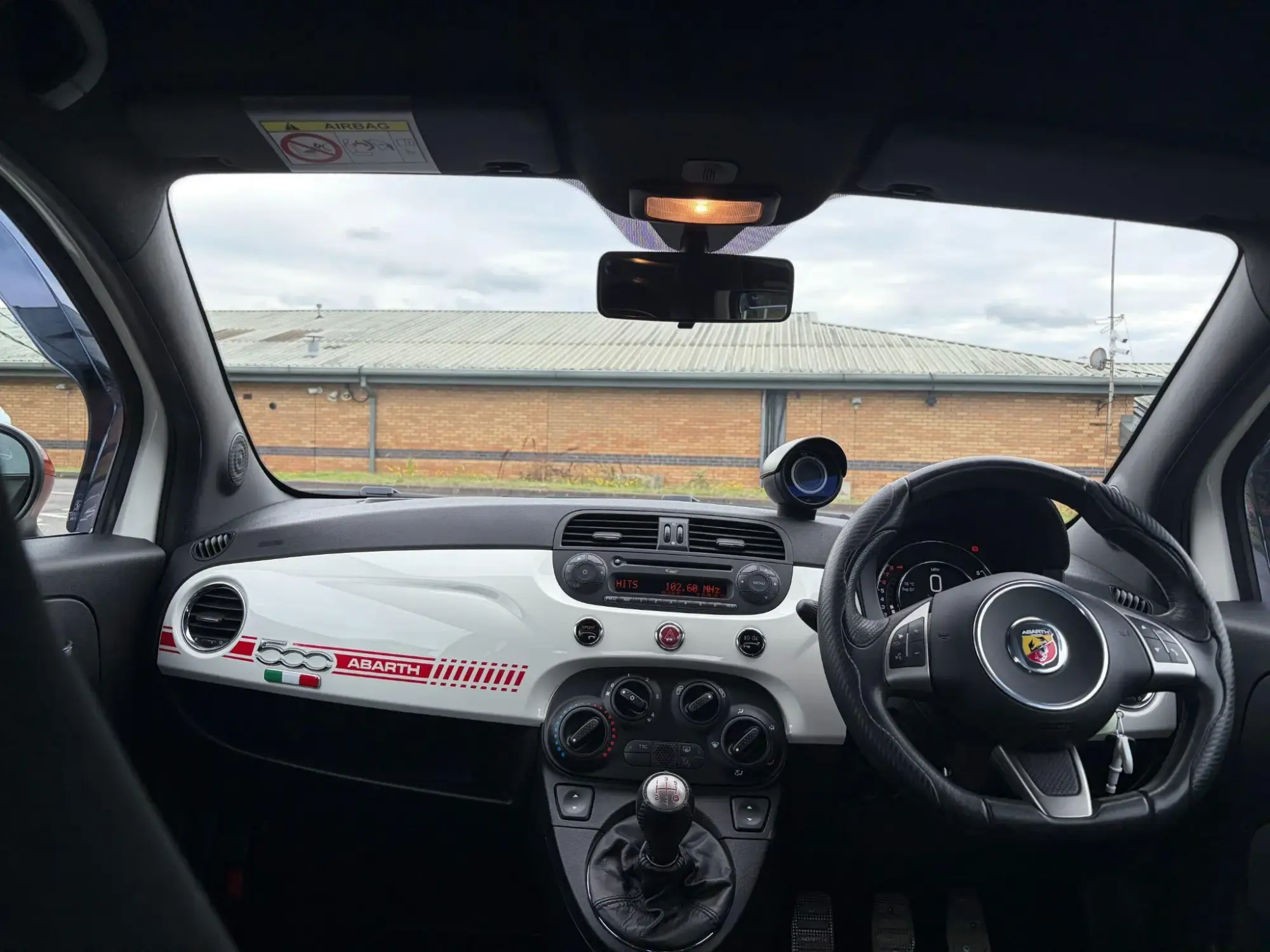 Abarth 595 Image 9