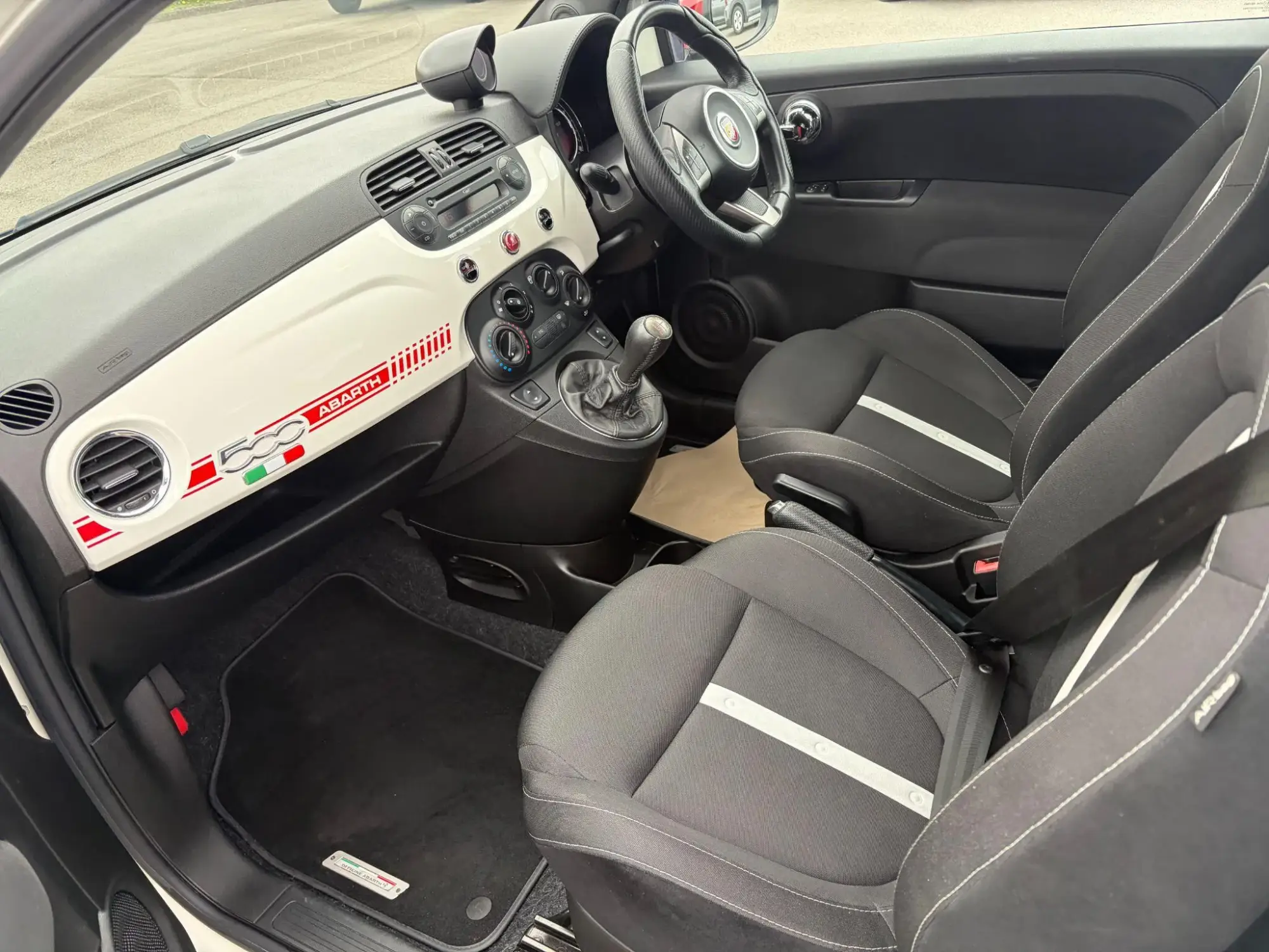 Abarth 595 Image 20