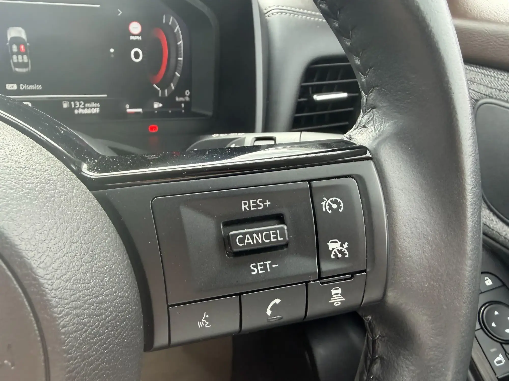 Nissan X-Trail e-POWER Image 12 Nissan X-Trail e-POWER Image 12