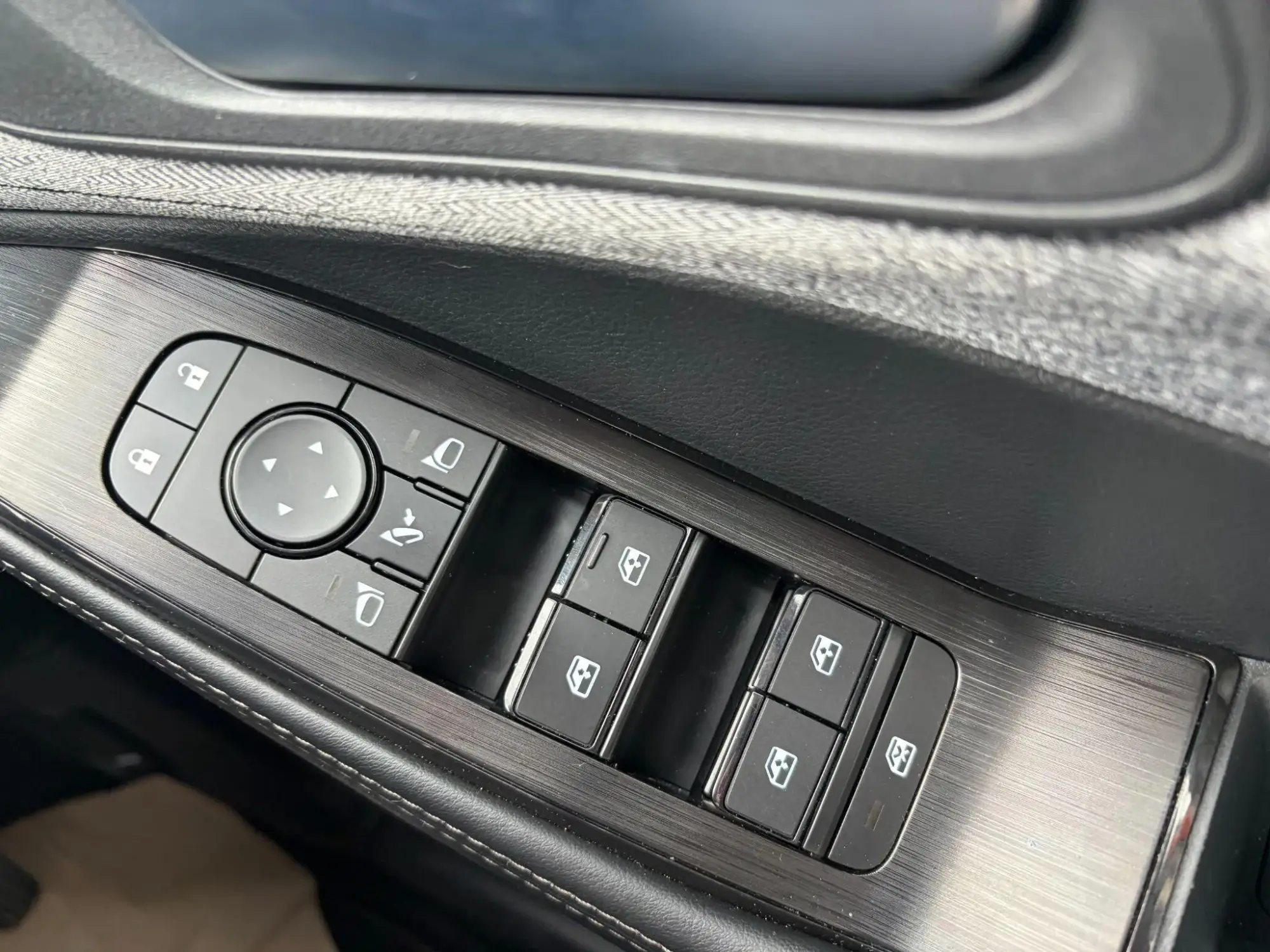 Nissan X-Trail e-POWER Image 14 Nissan X-Trail e-POWER Image 14