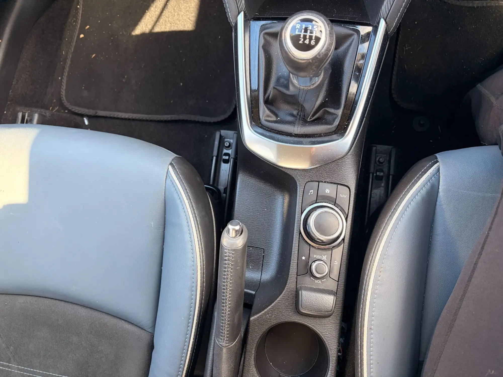 Mazda2 Image 10