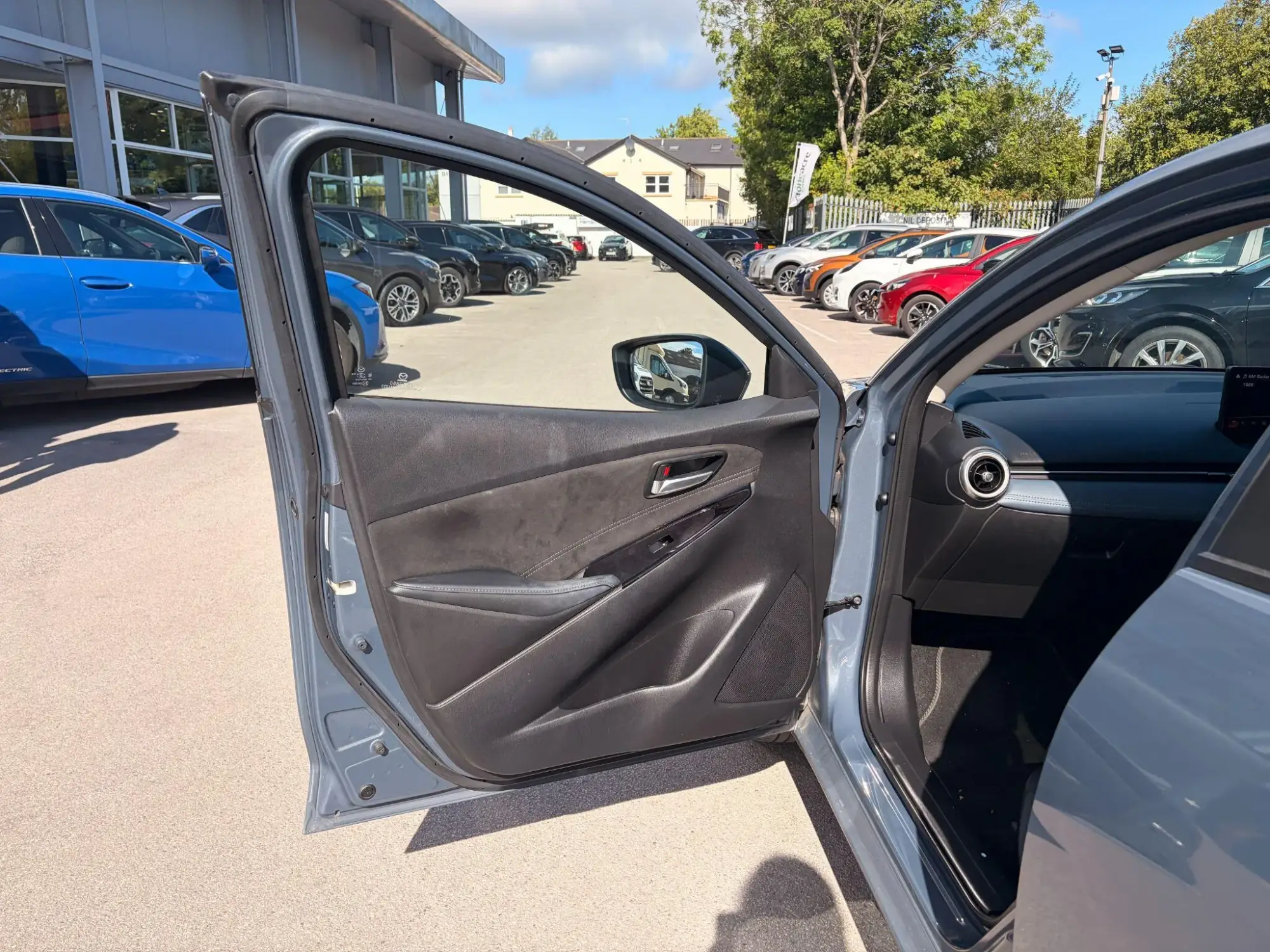 Mazda2 Image 23