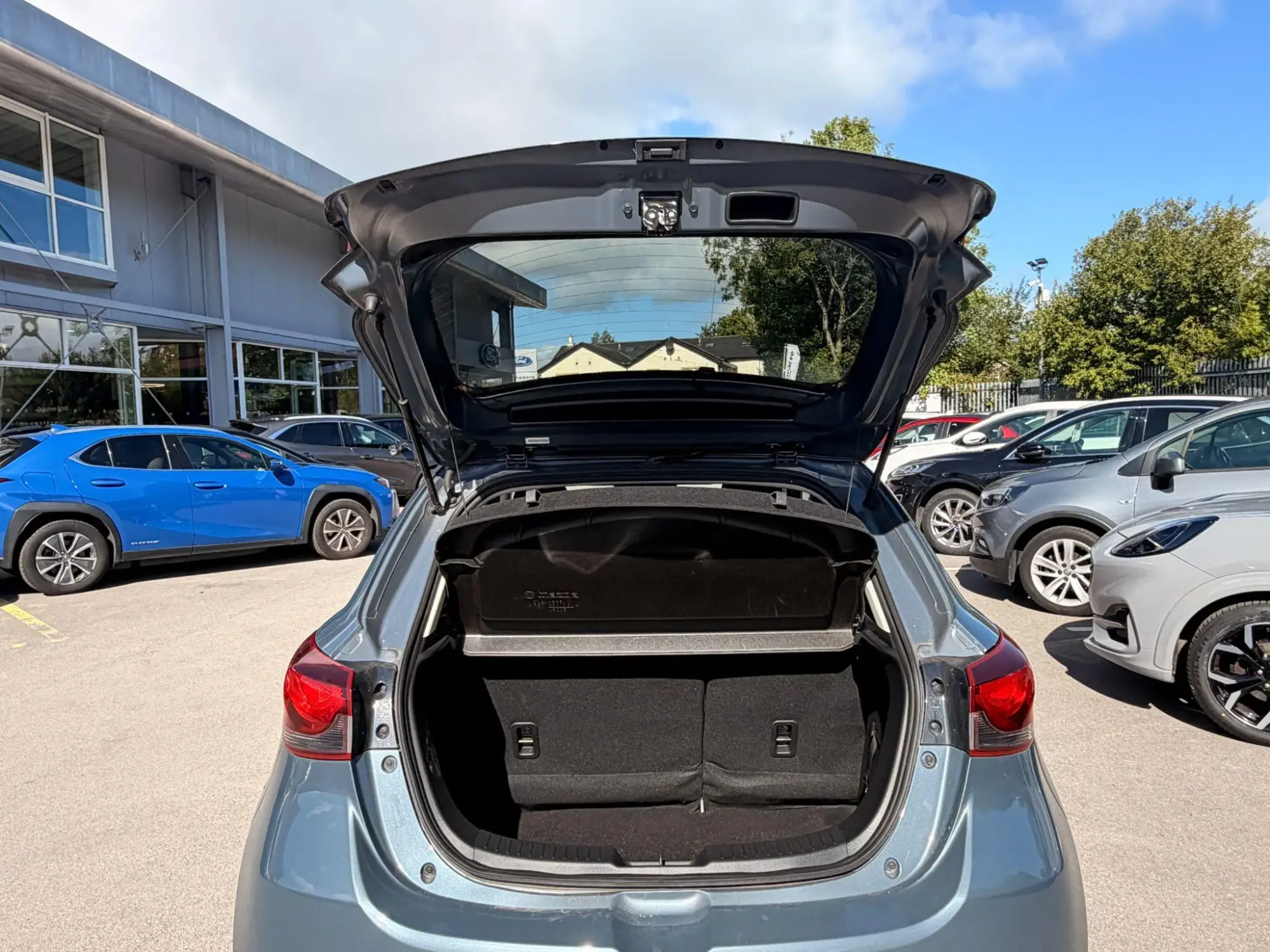 Mazda2 Image 36