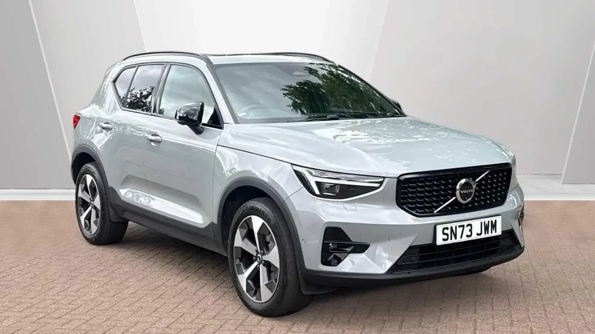 Volvo XC40 2.0 B4P Ultimate Dark 5dr Auto SN73JWM Image 1 Volvo XC40 2.0 B4P Ultimate Dark 5dr Auto SN73JWM Image 1