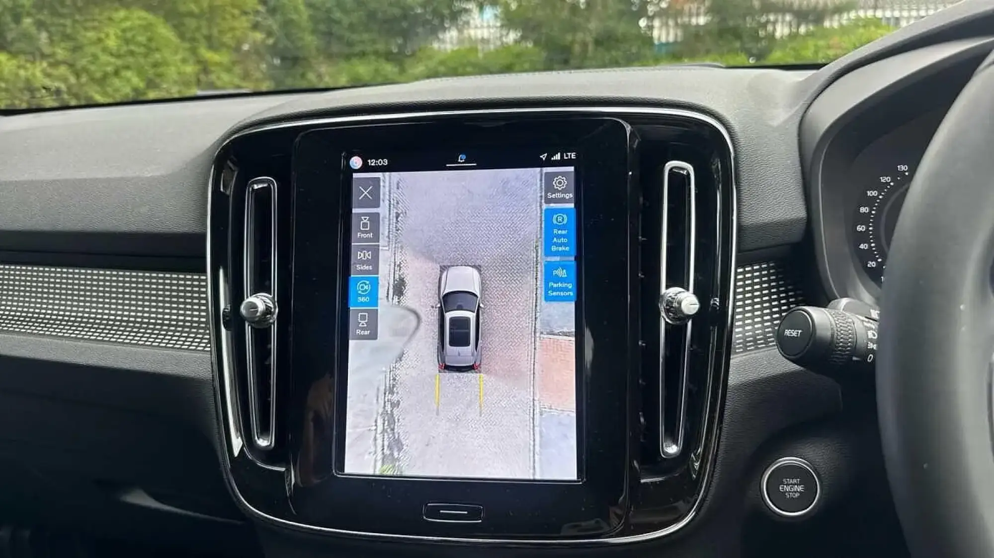Volvo XC40 Image 17