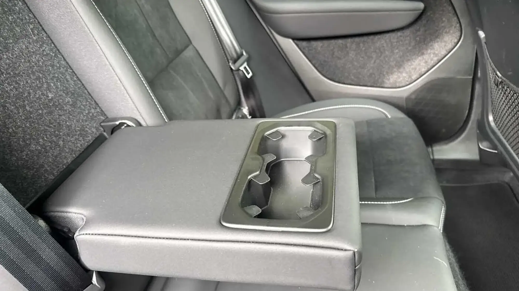 Volvo XC40 Image 32