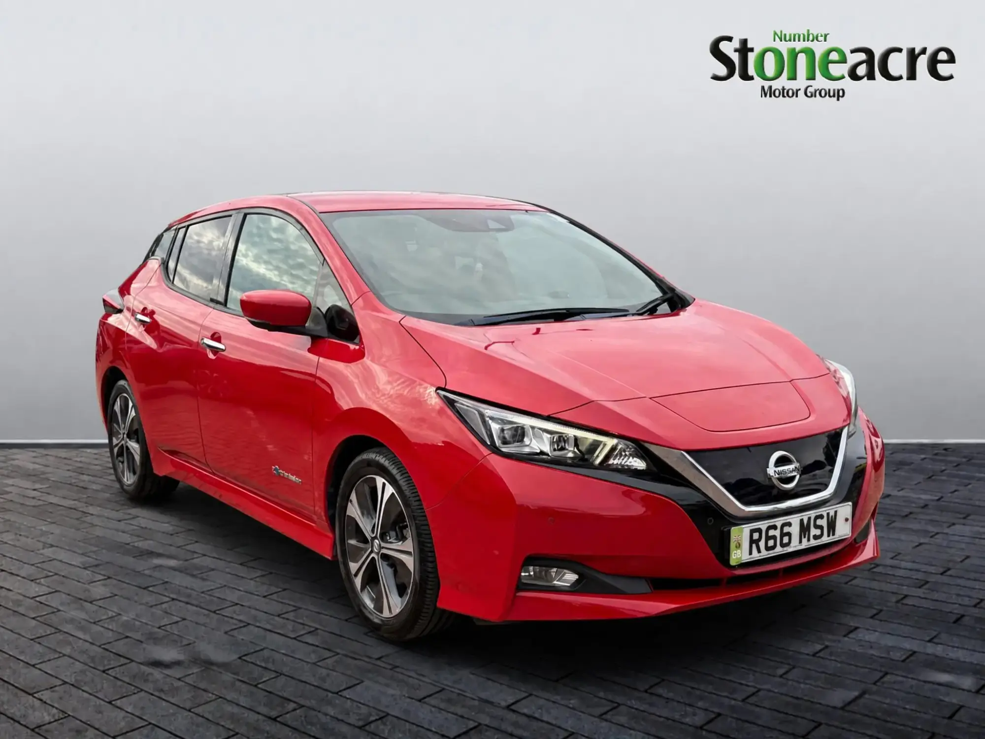 Nissan LEAF Image 1