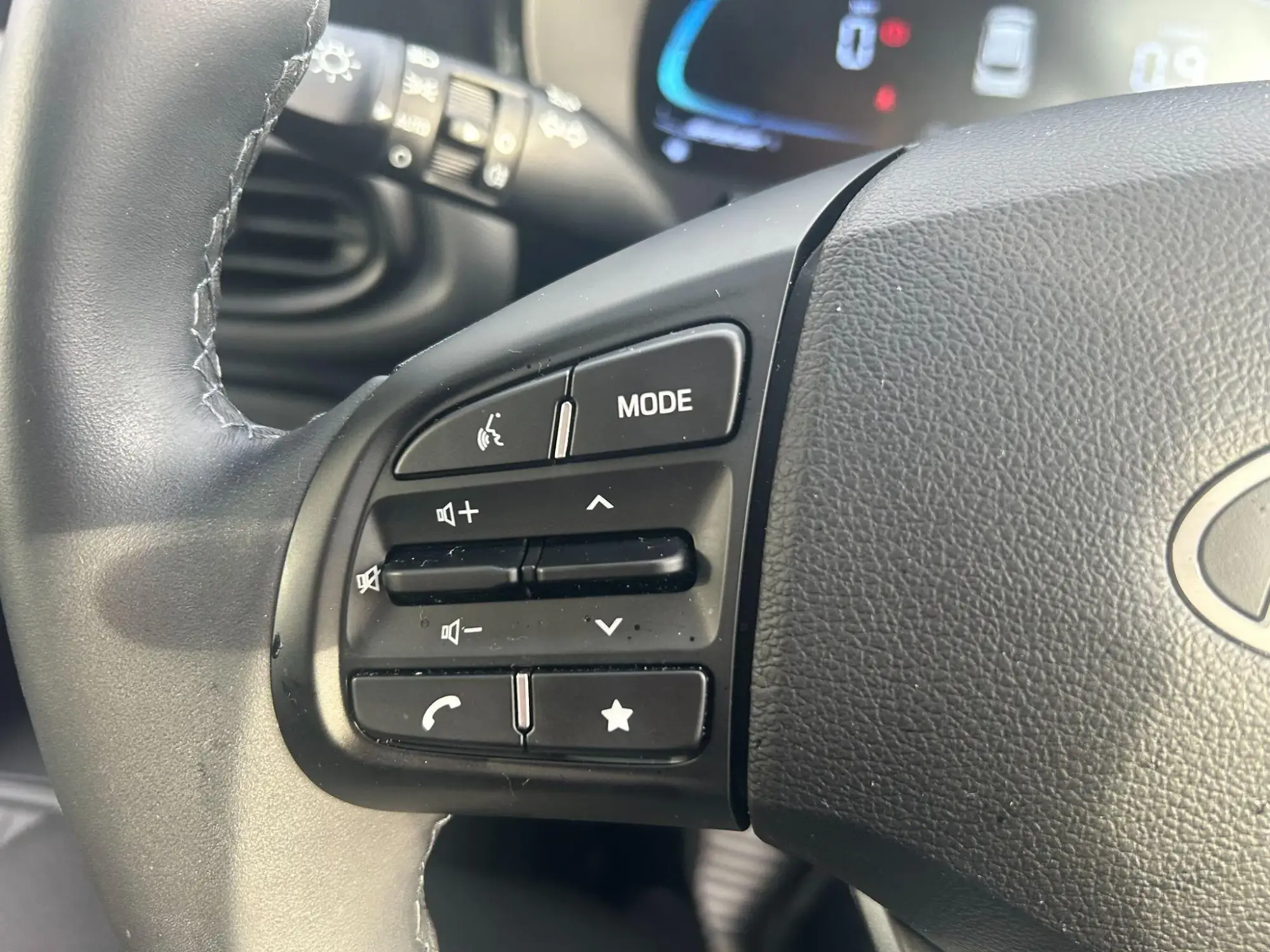 Hyundai i10 Image 12