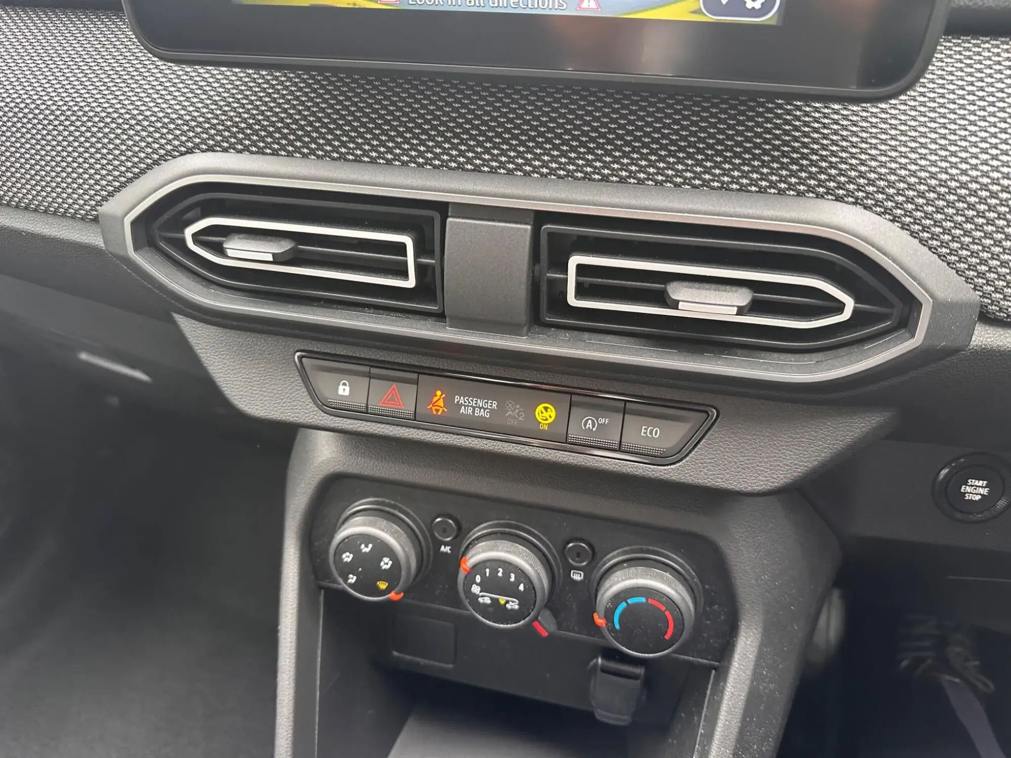 Dacia Sandero Image 18