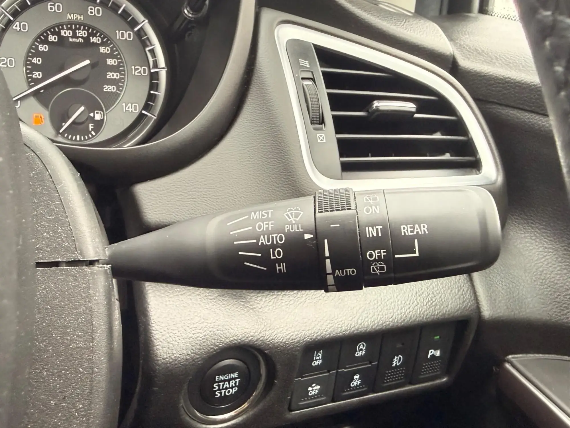 Suzuki S-Cross Image 15