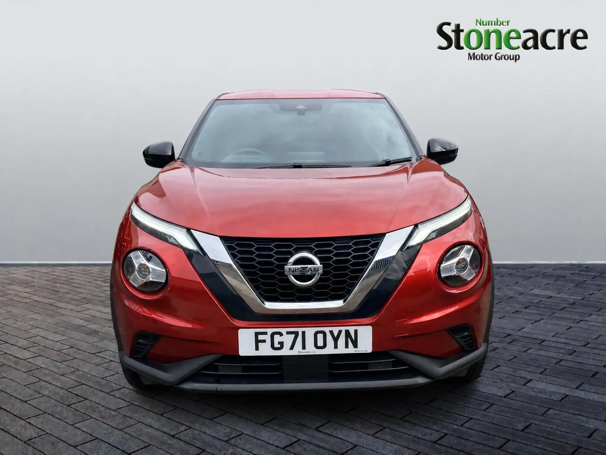 Nissan Juke 1.0 DiG-T N-Connecta 5dr FG71OYN Image 2 Nissan Juke 1.0 DiG-T N-Connecta 5dr FG71OYN Image 2