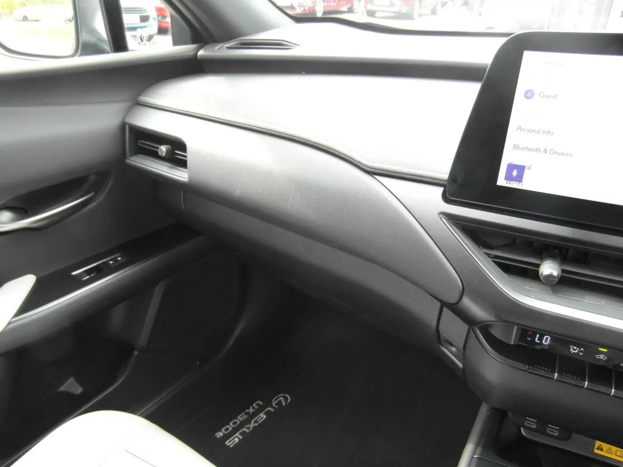Lexus UX Image 12