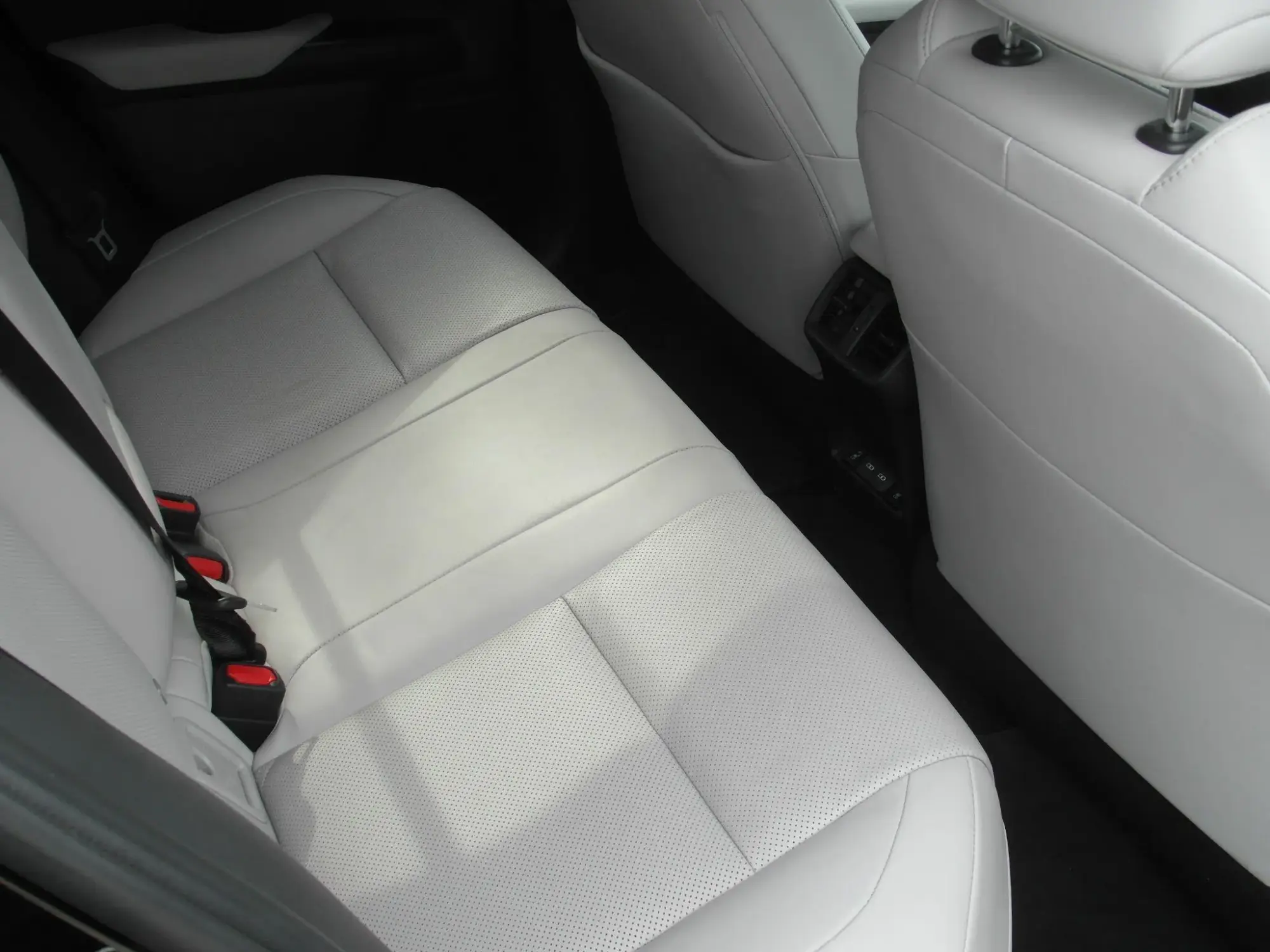 Lexus UX Image 13
