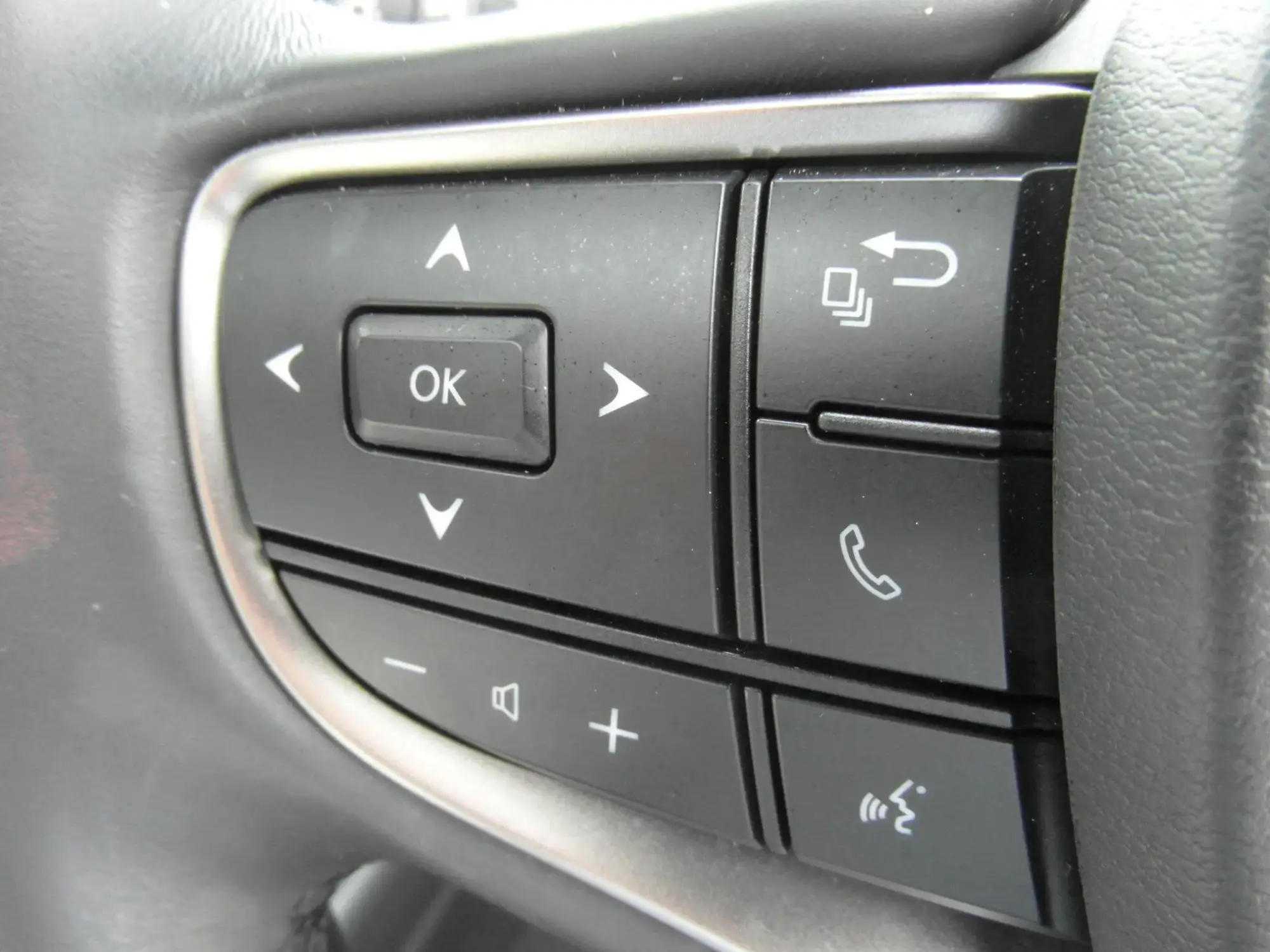 Lexus UX Image 17