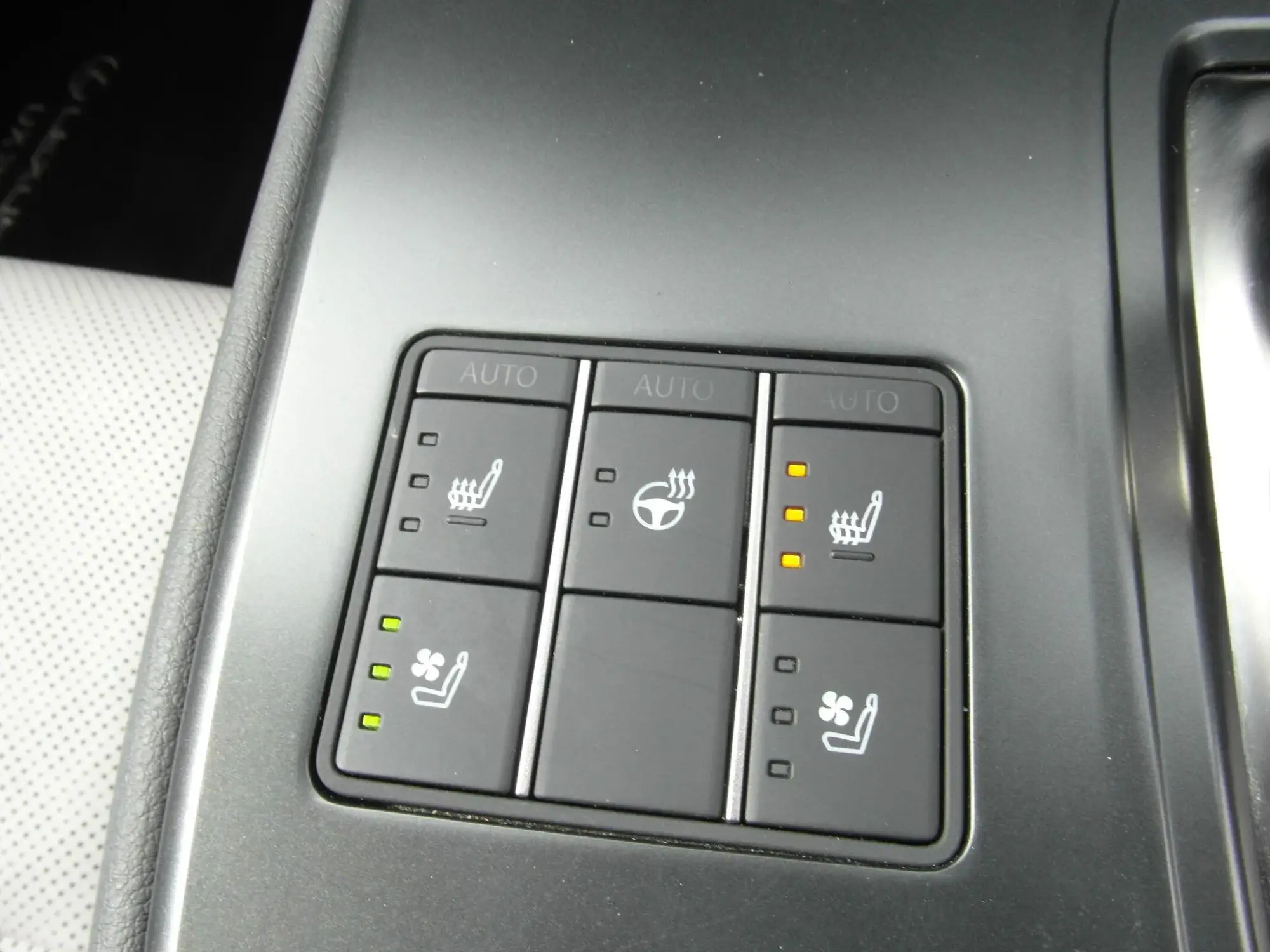 Lexus UX Image 20