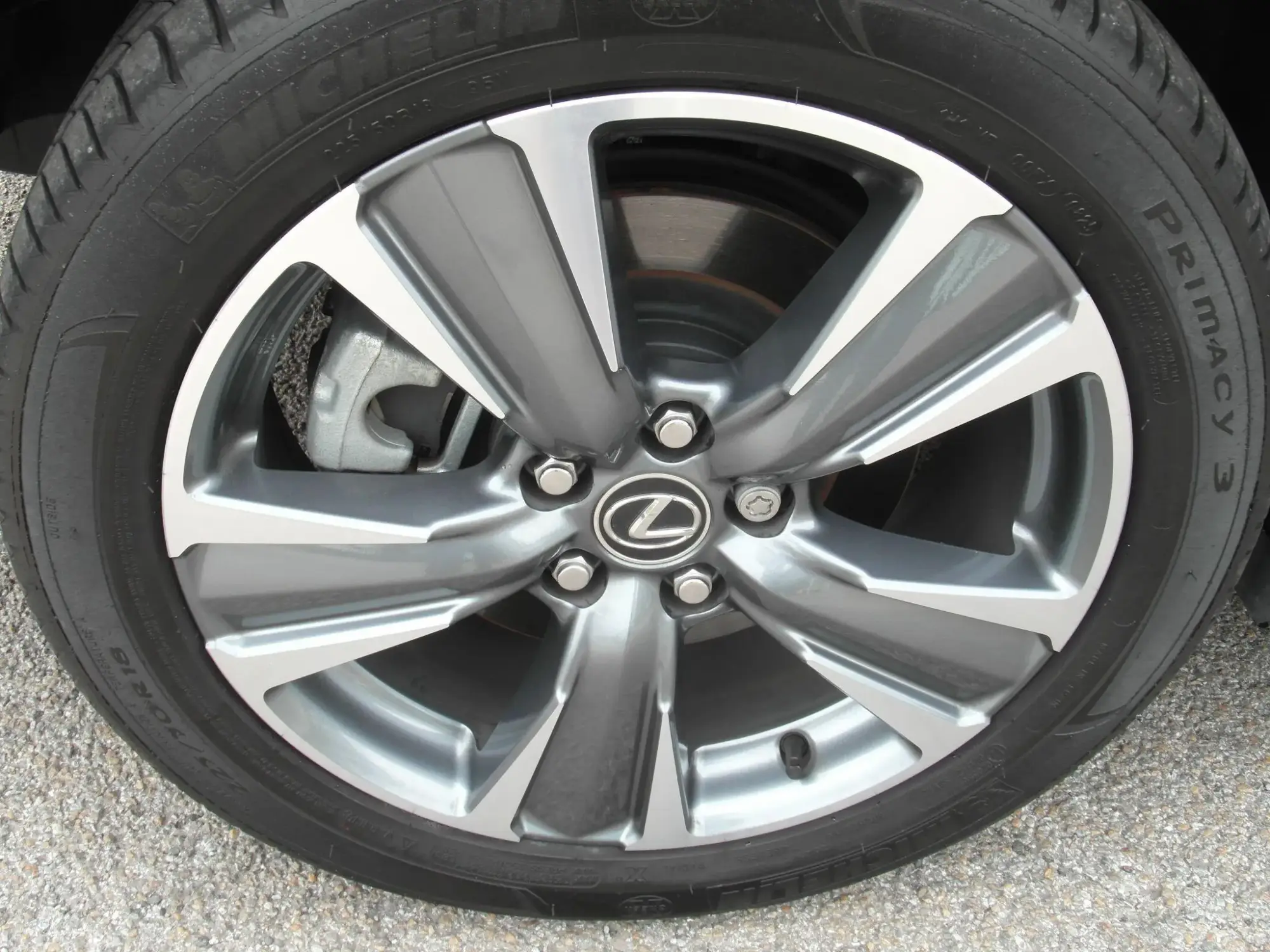 Lexus UX Image 28