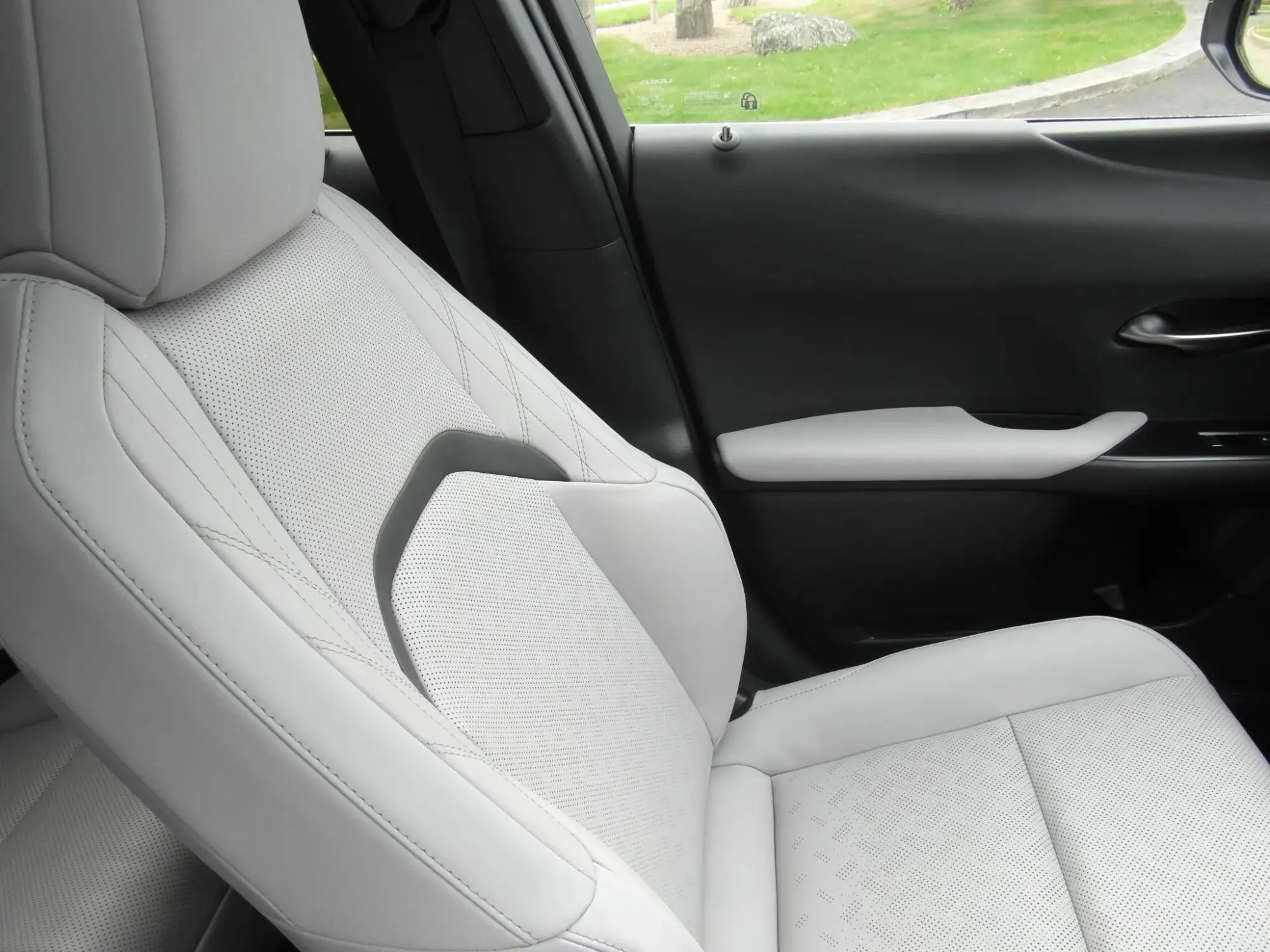 Lexus UX Image 35