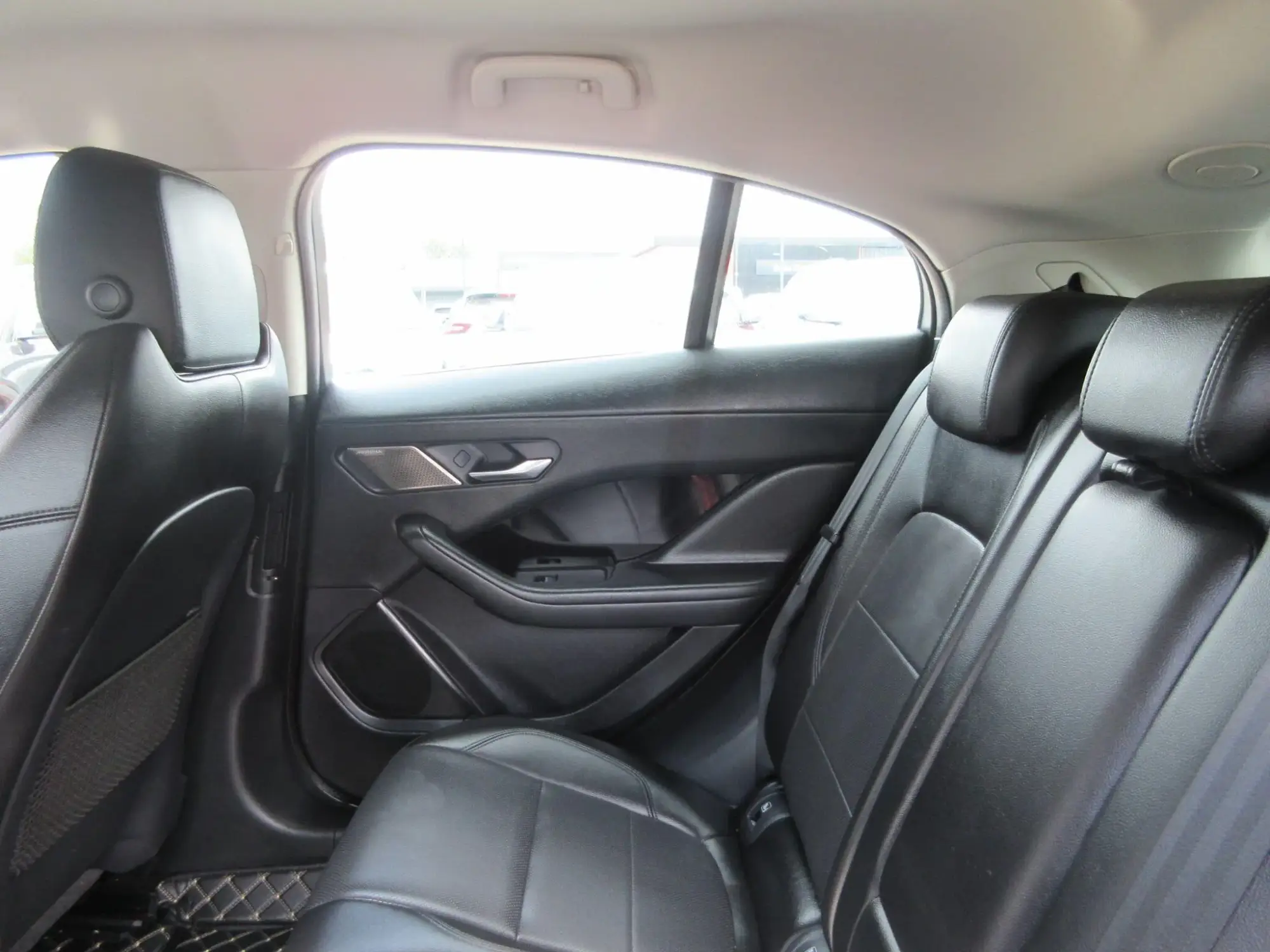 Jaguar i-Pace Image 12 Jaguar i-Pace Image 12