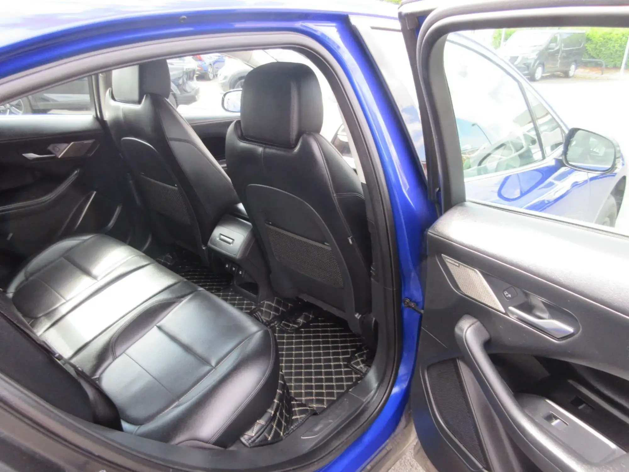 Jaguar i-Pace Image 13 Jaguar i-Pace Image 13