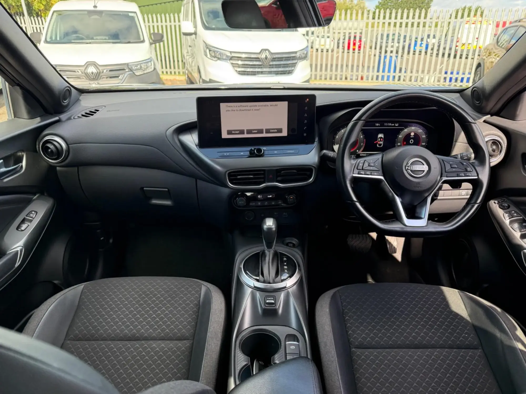 Nissan Juke Image 11