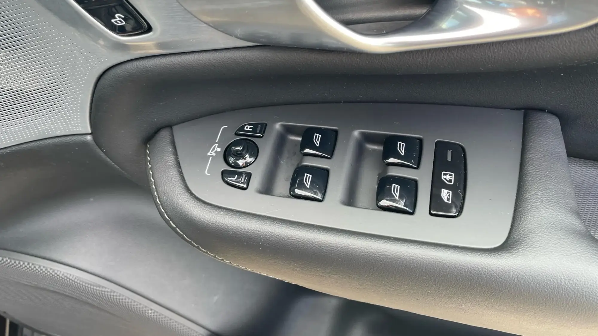 Volvo XC90 Plug-In Hybrid Image 24 Volvo XC90 Plug-In Hybrid Image 24