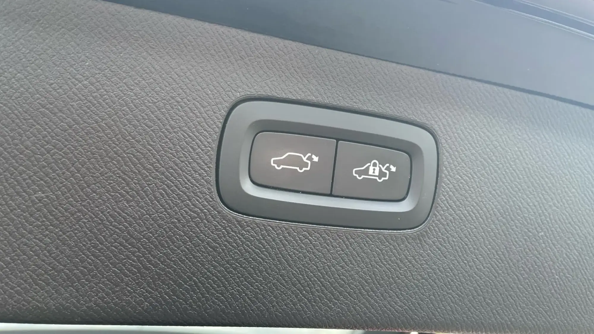 Volvo XC90 Plug-In Hybrid Image 35 Volvo XC90 Plug-In Hybrid Image 35
